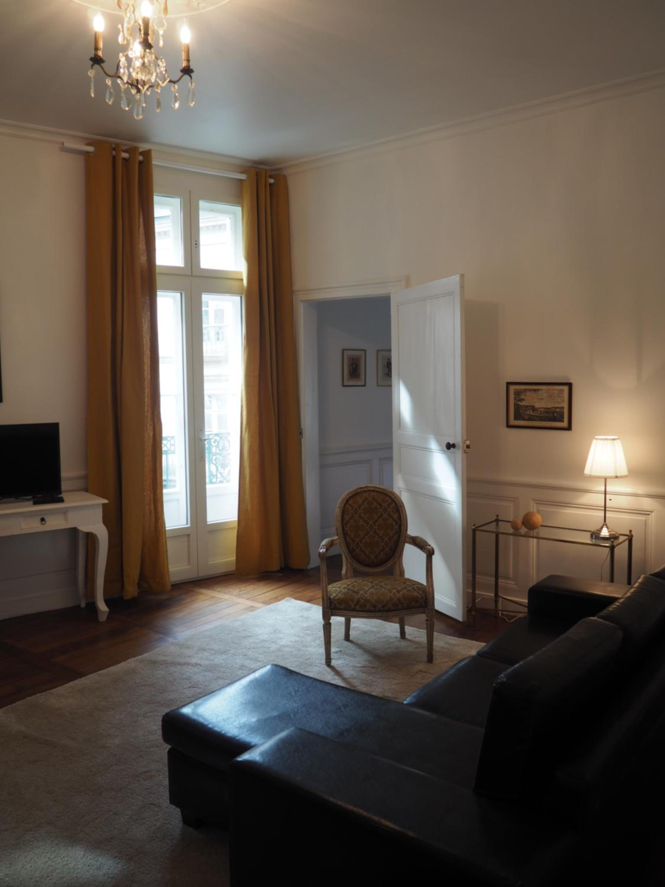 Suite with City View photo 3