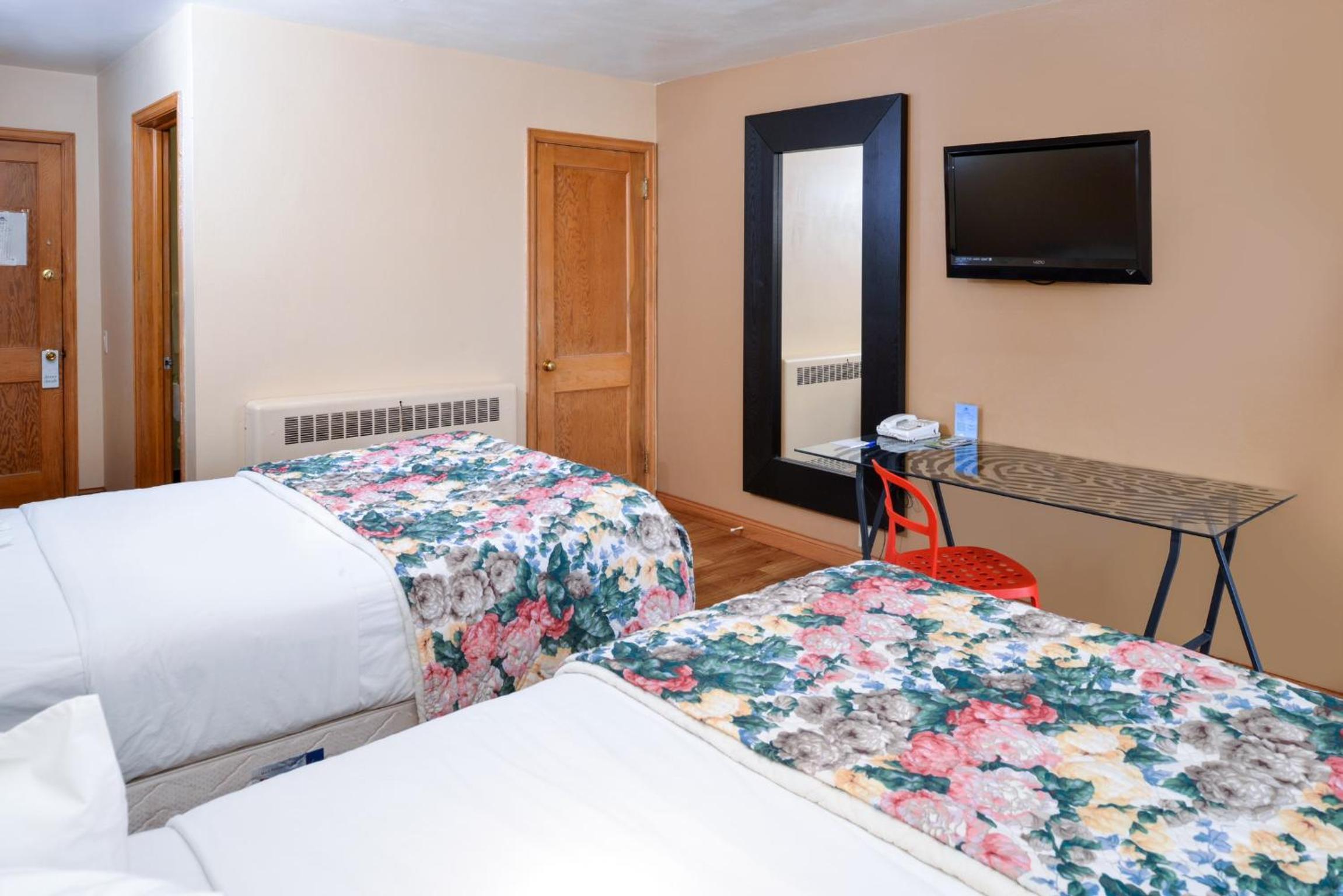 Double Room - Non-Smoking  - Photo 4