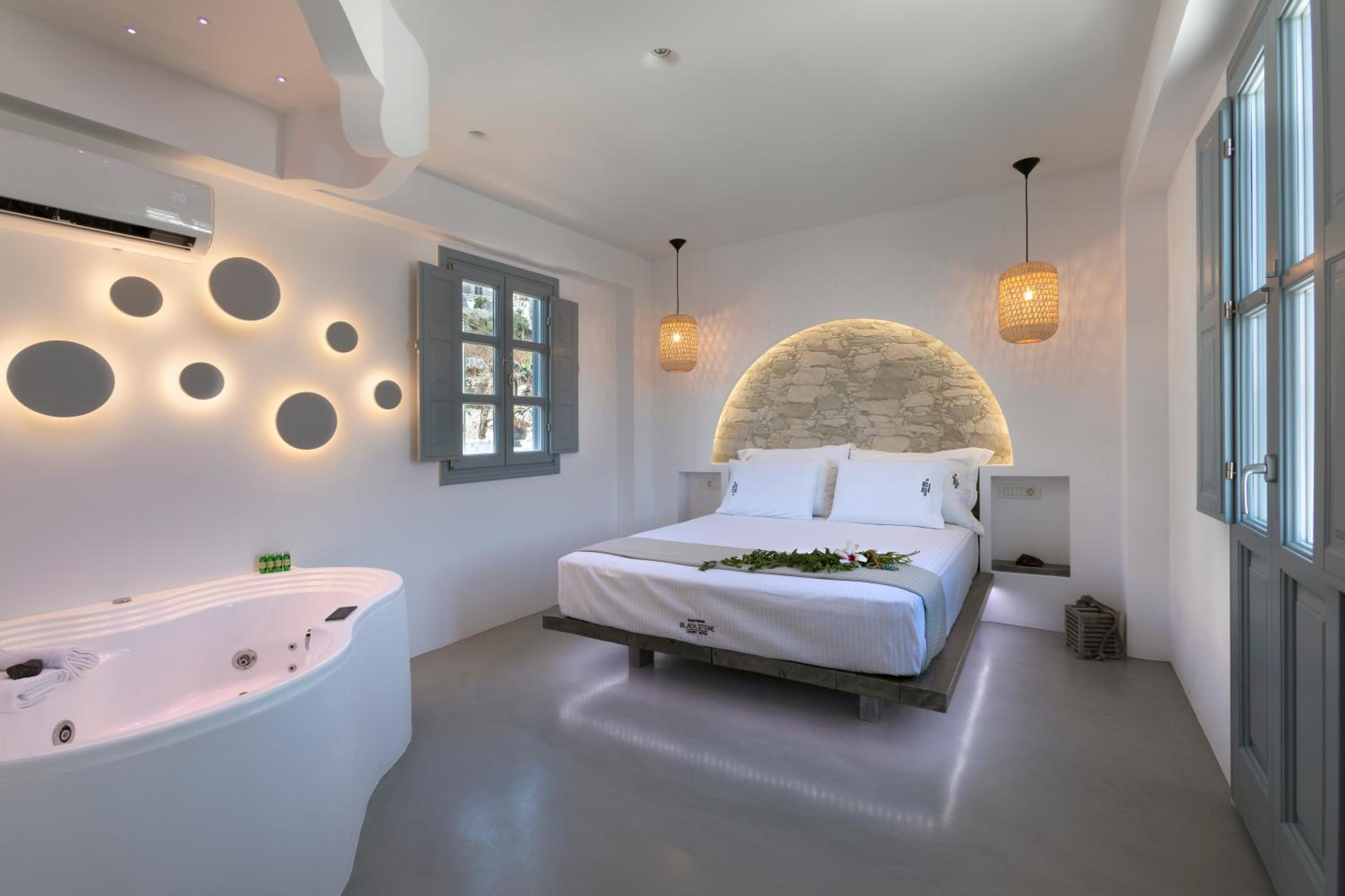 King Suite with Spa Bath photo 1