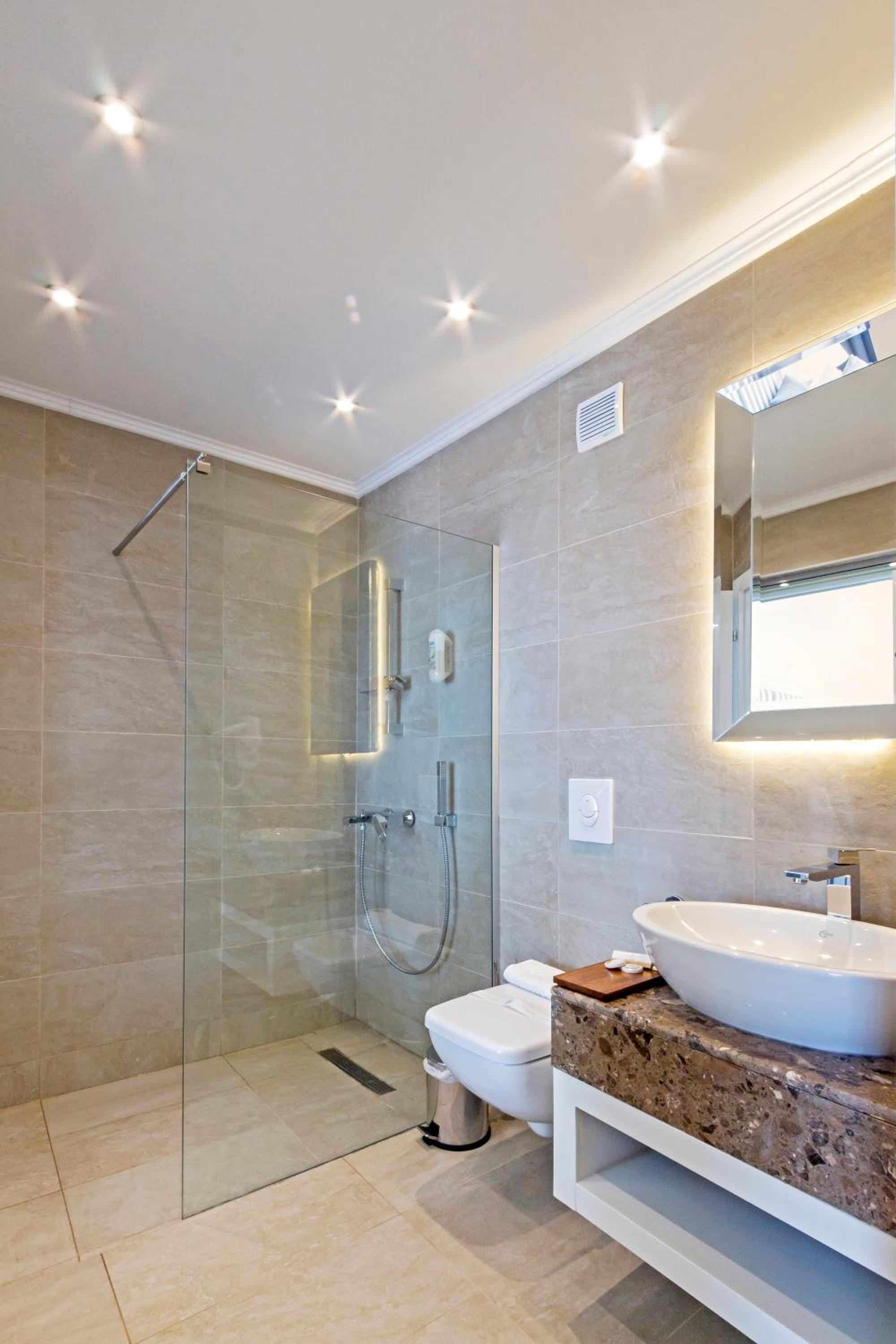 Luxury Double Room with Hot Tub - Photo 4