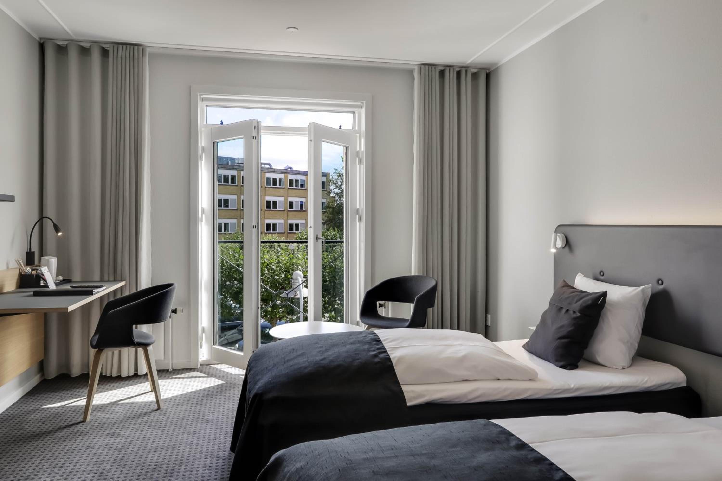 Standard Twin Room - Non-Smoking - Photo 7