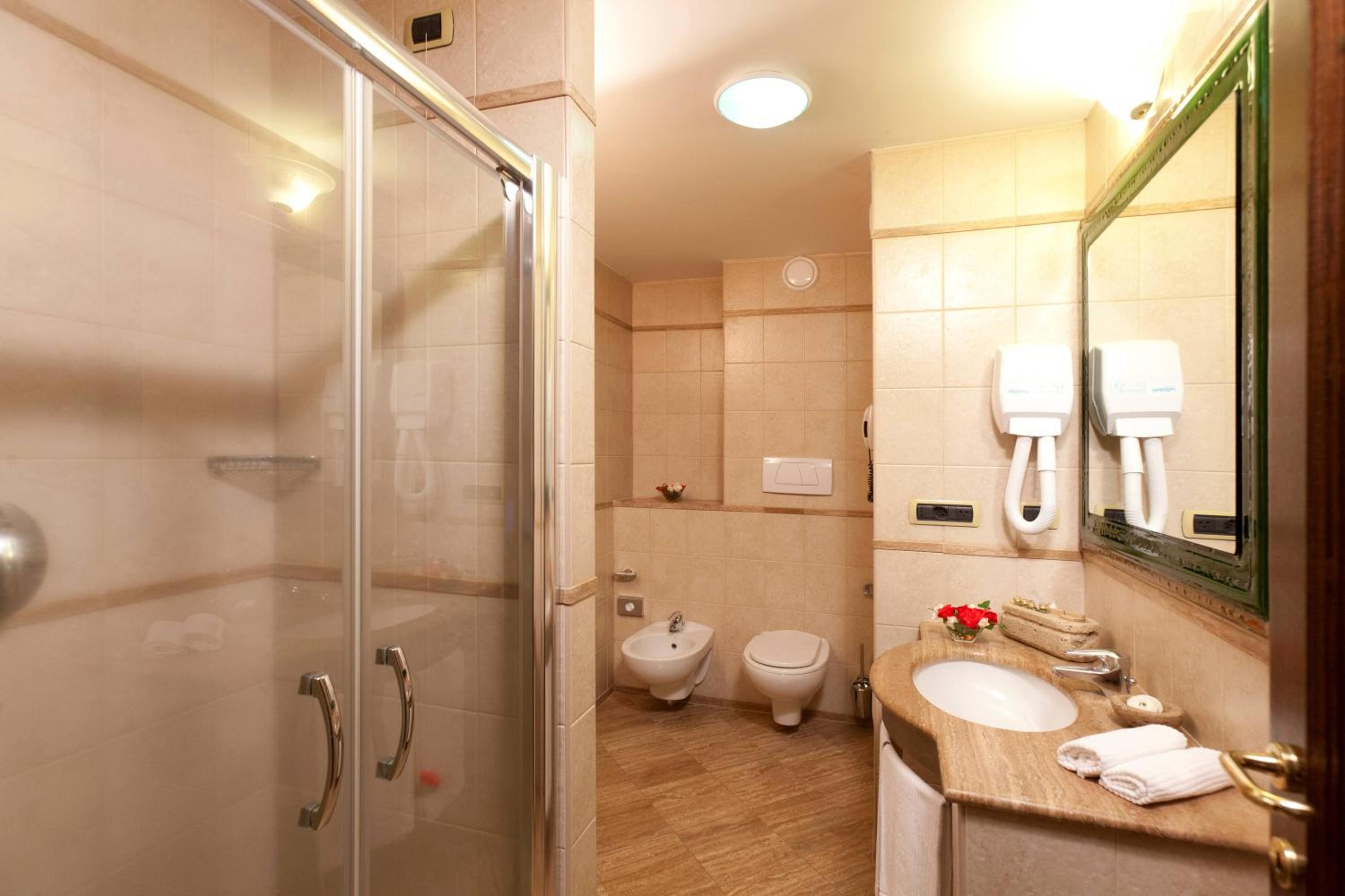 Deluxe Triple Room - Photo 4