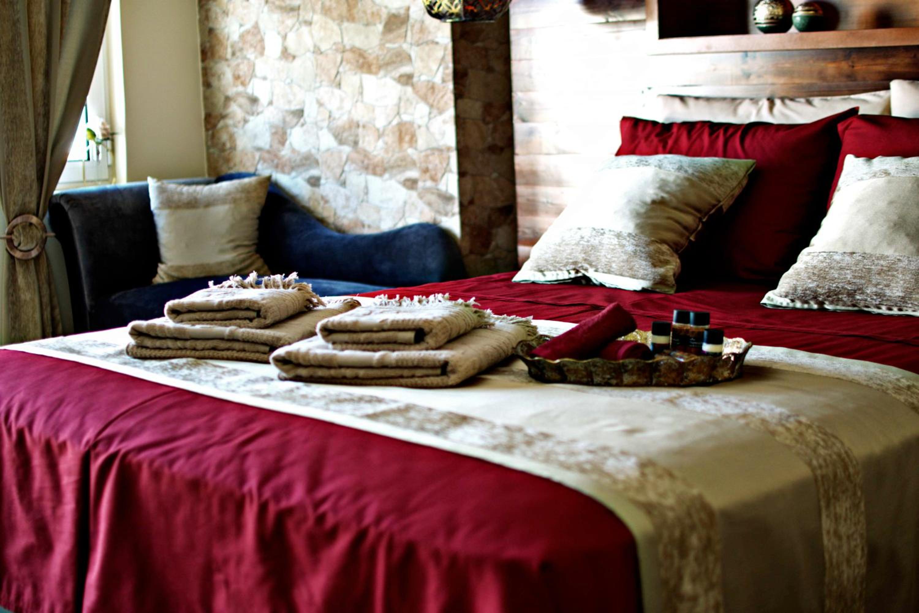 Apartment with Balcony - Photo 9