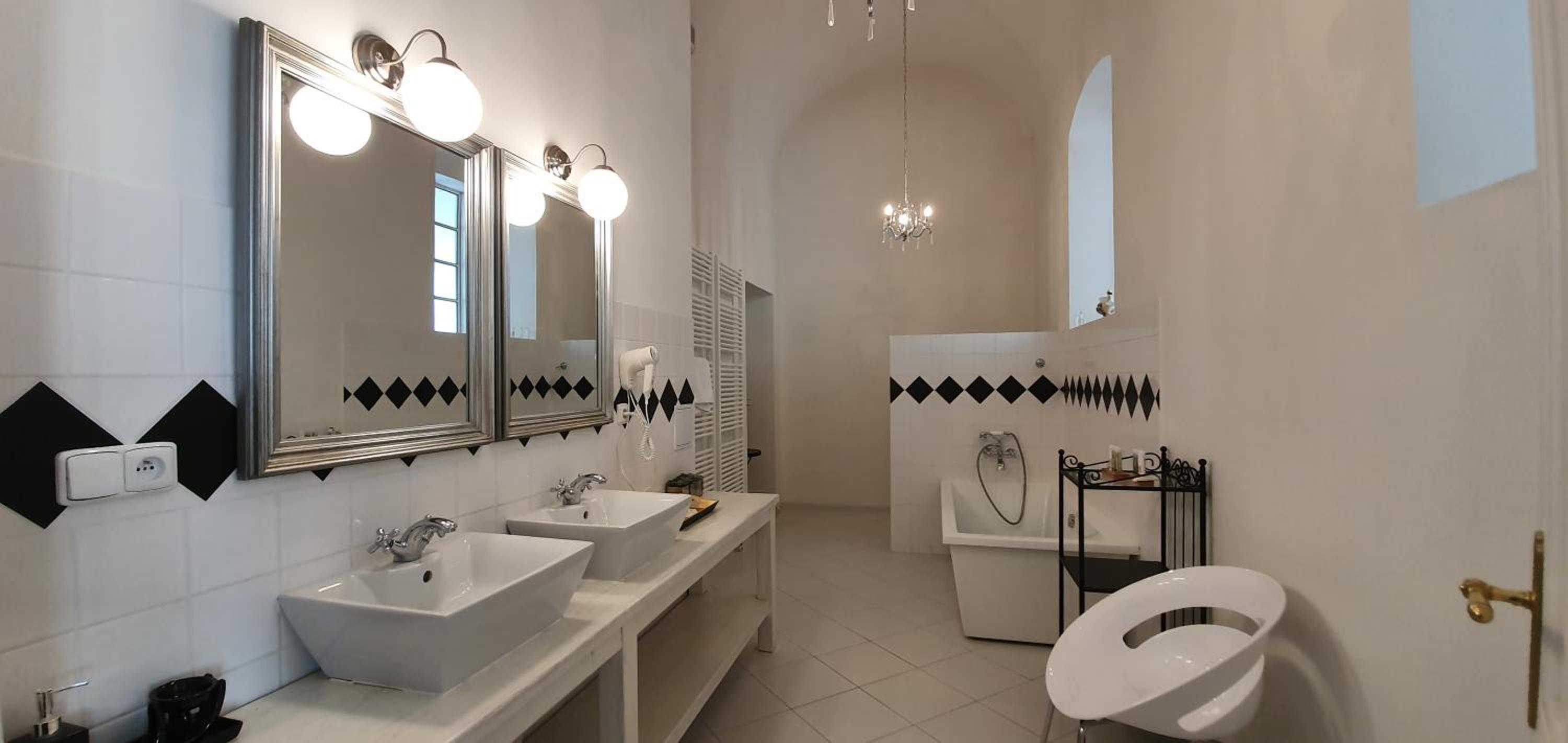 Standard Double Room - Photo 2