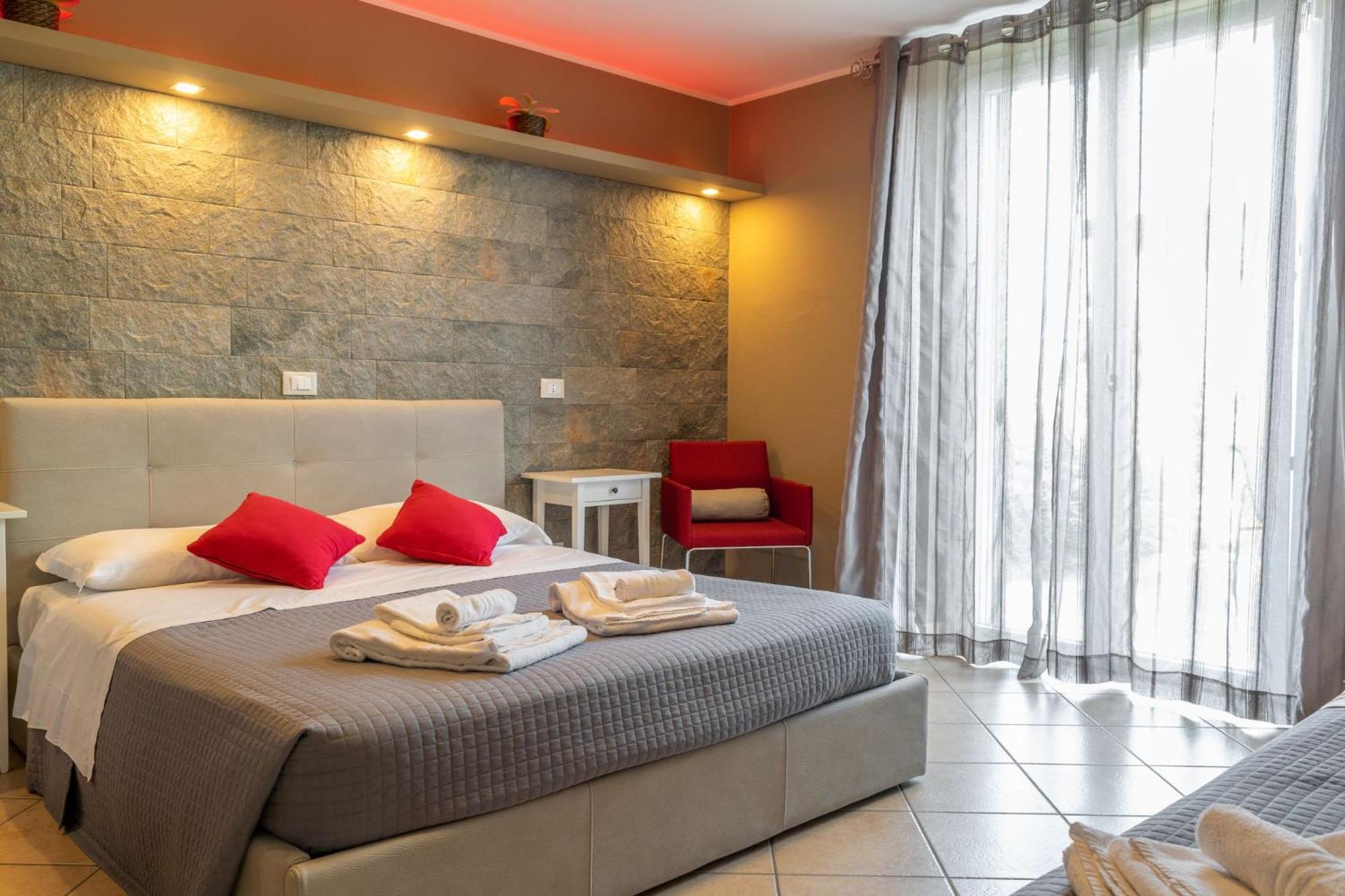 Double Room with Private Bathroom photo 1