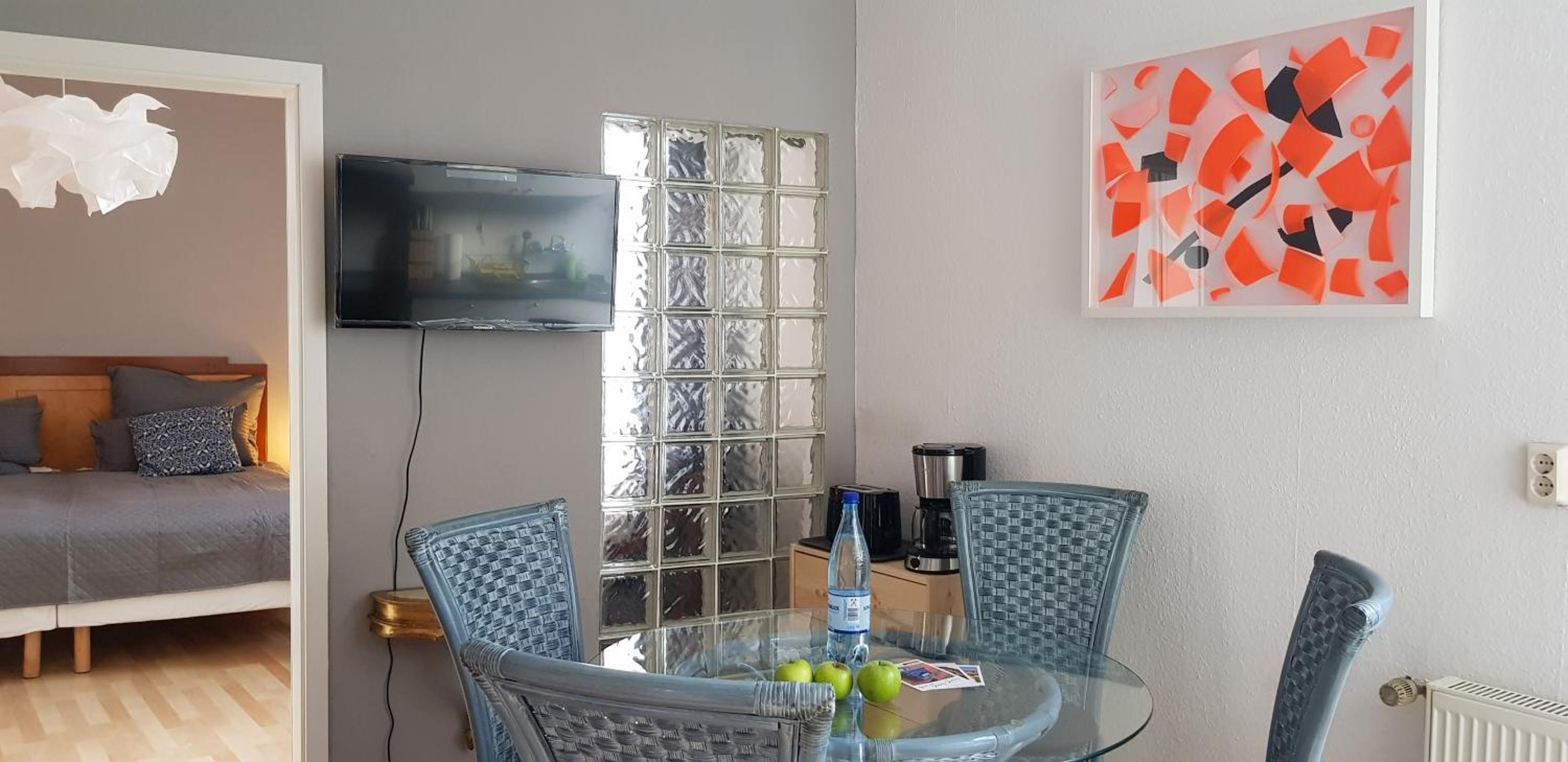 One-Bedroom Apartment - Photo 8
