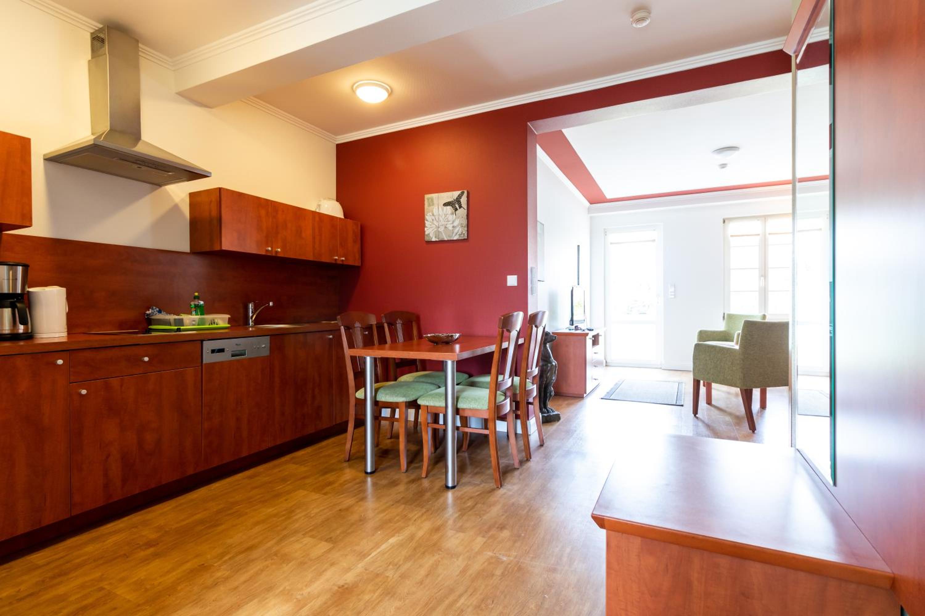 Two-Bedroom Apartment with Garden View photo 2