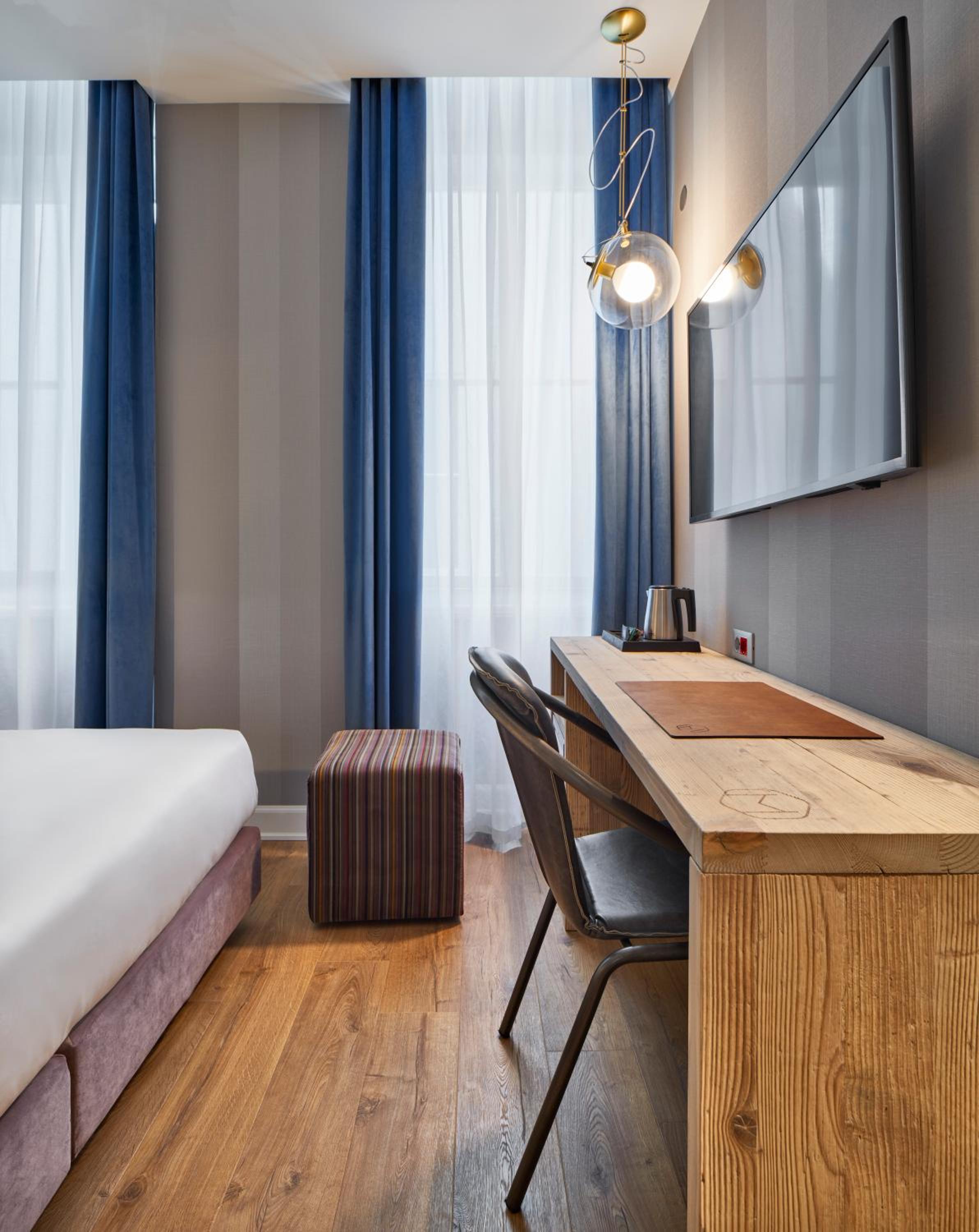 Double or Twin Room - Photo 5