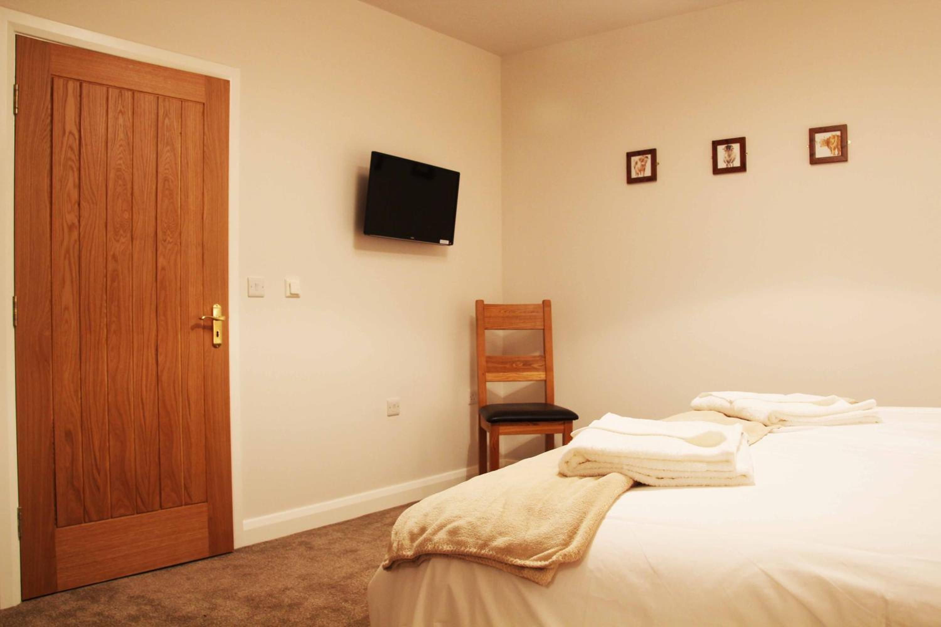 Ground Floor Double or Twin Room with Shower photo 3