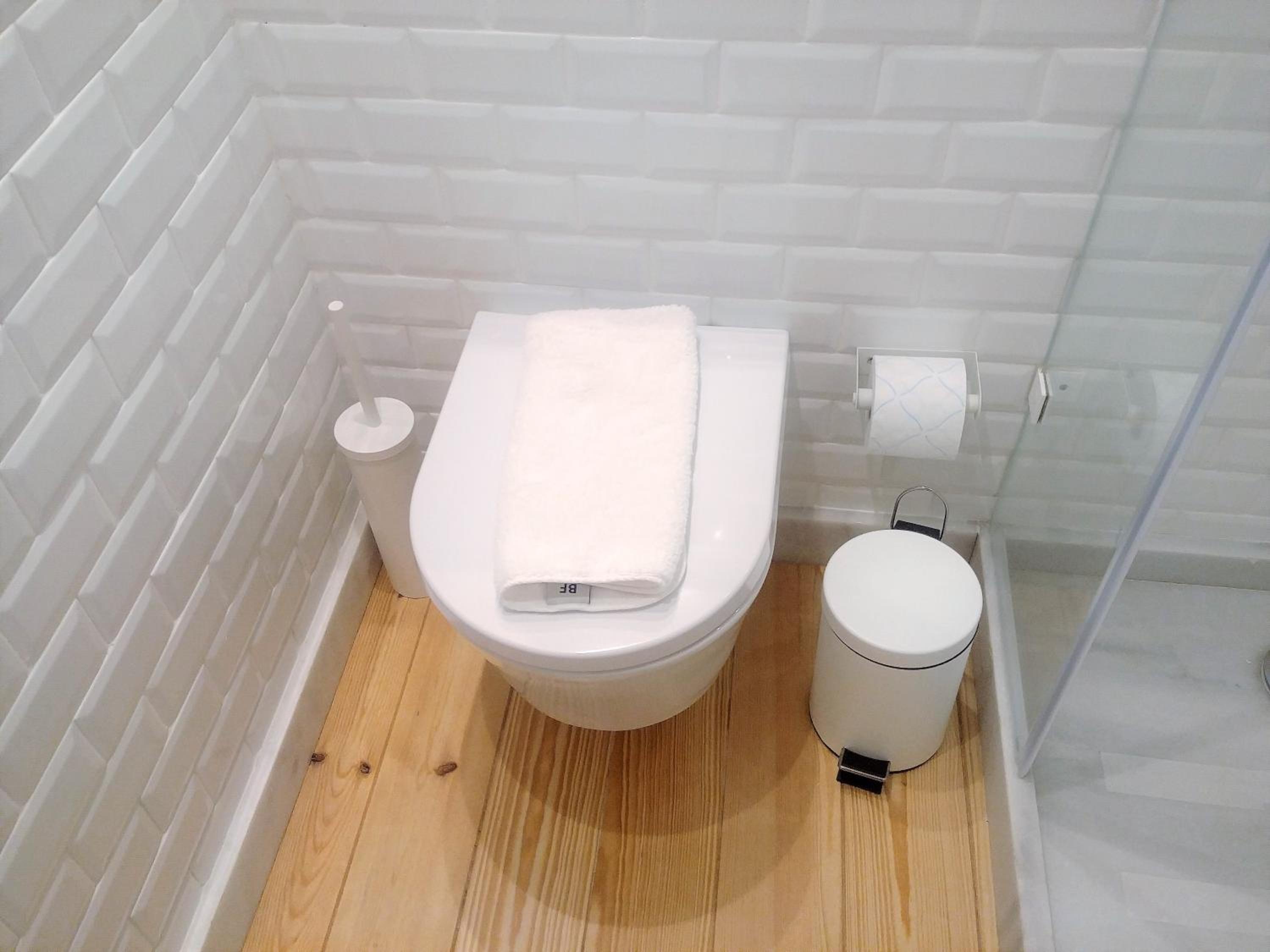 Studio Apartment - Photo 14