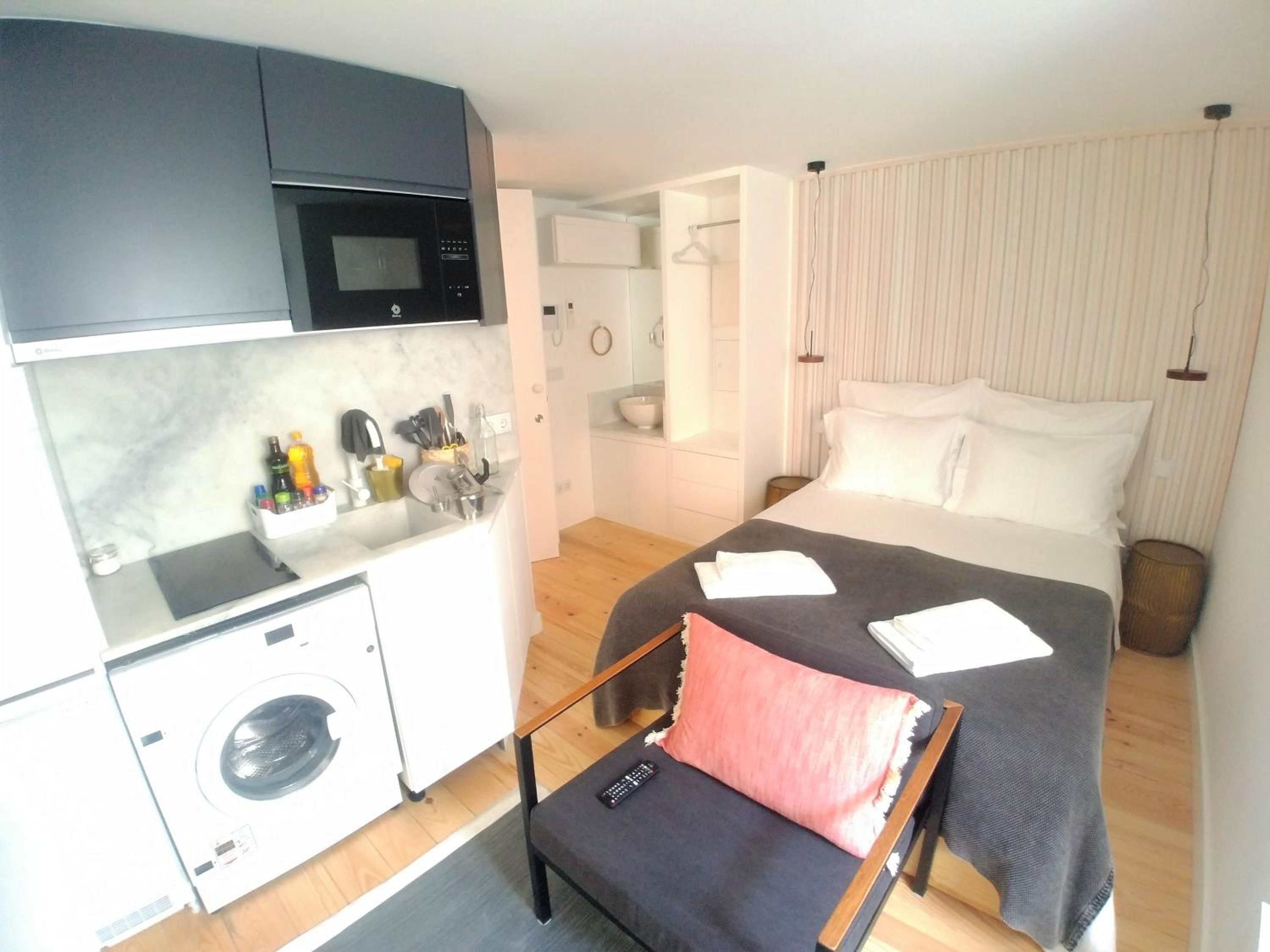 Studio Apartment - Photo 11