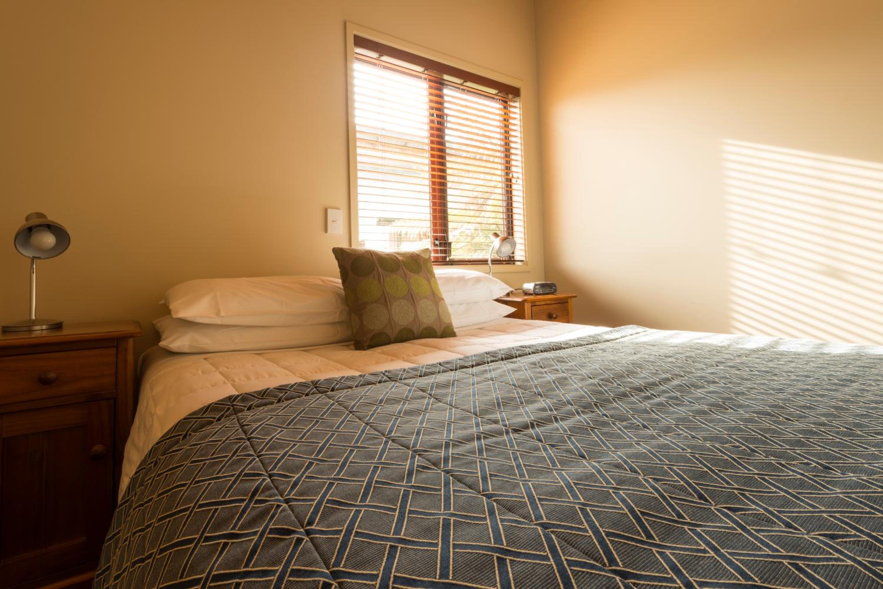 One-Bedroom Villa with Queen Bed and Sofa Bed - Photo 5