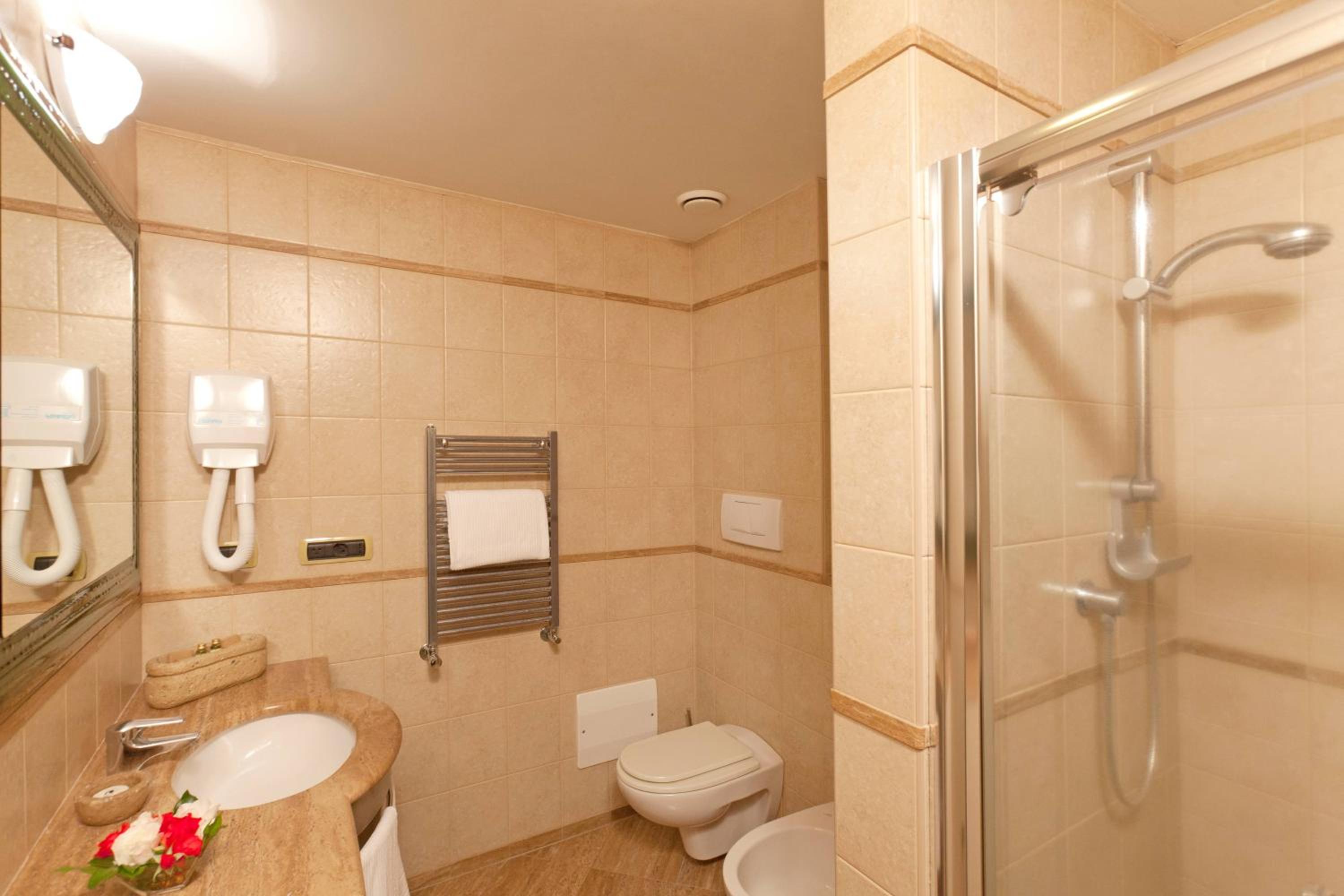 Standard Double Room - Photo 2