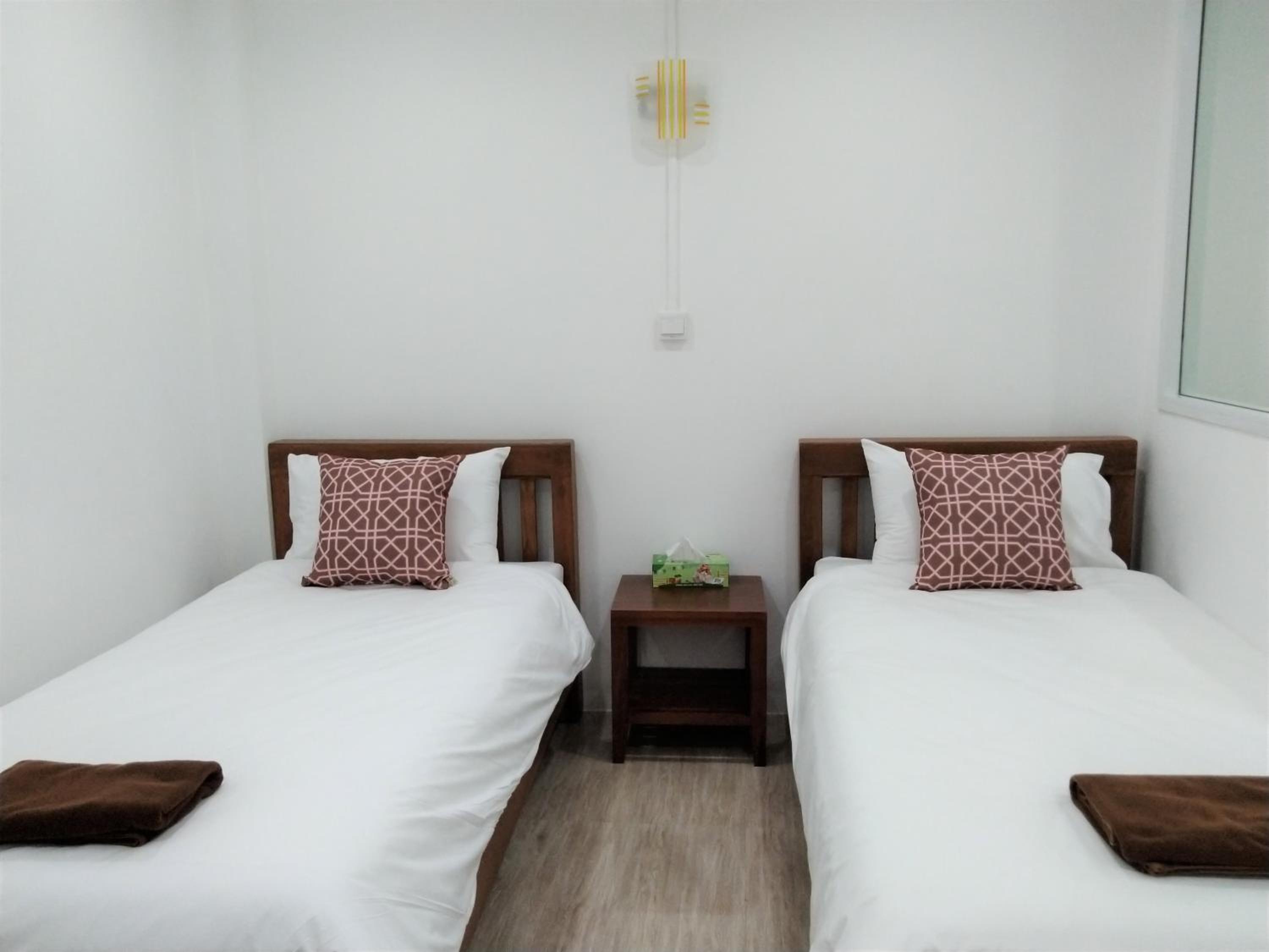 Standard Twin Room - Photo 3