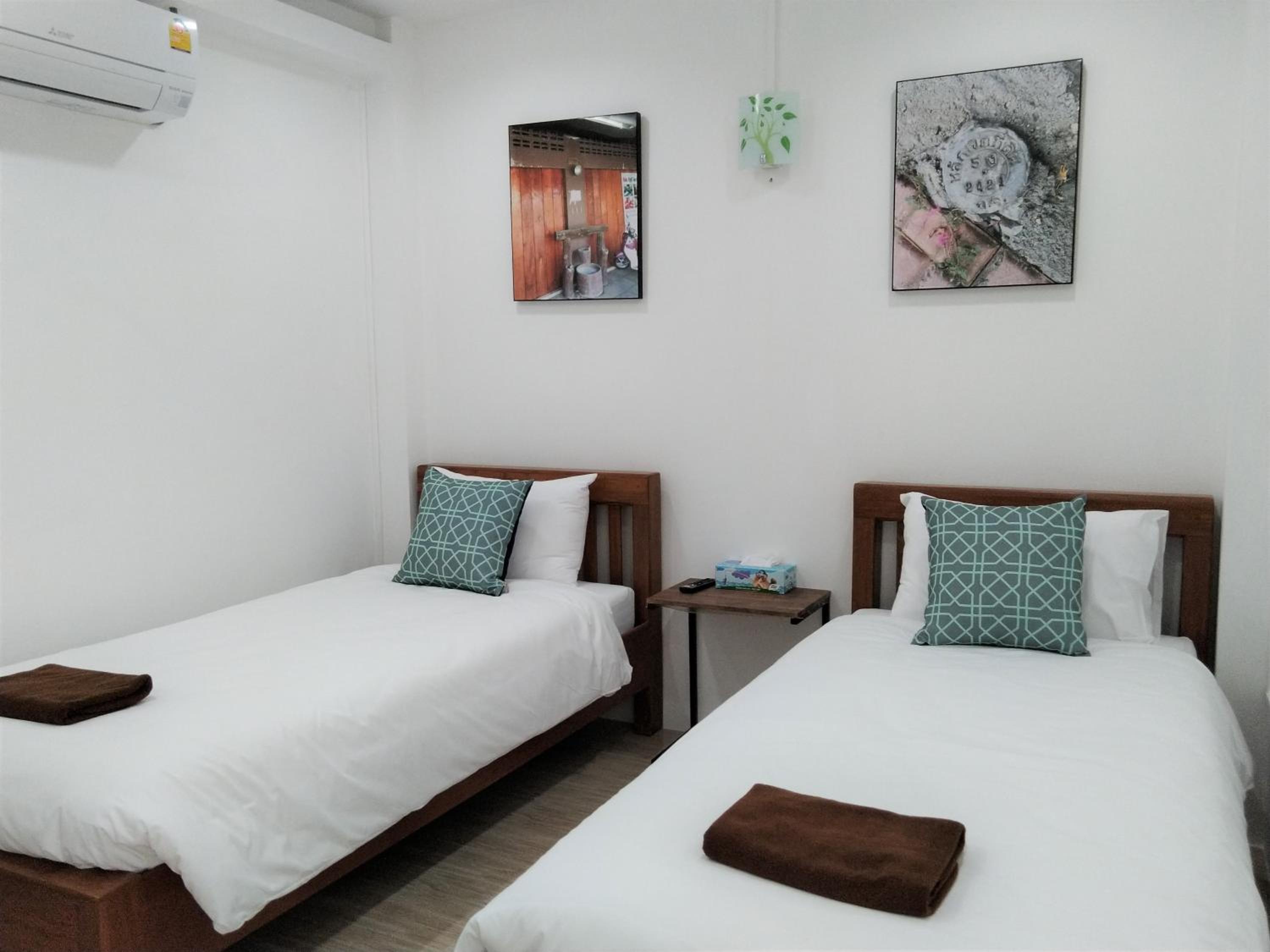 Standard Twin Room - Photo 1