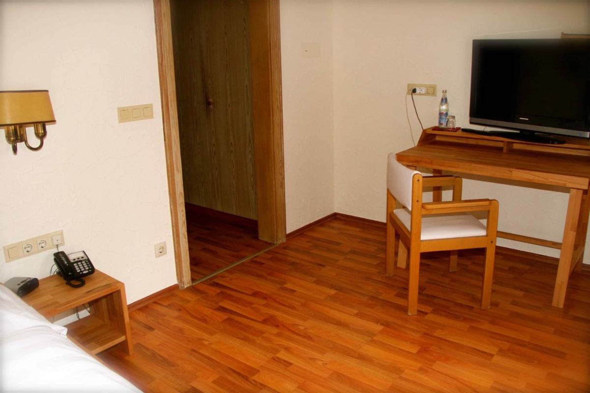 Single Room photo 3
