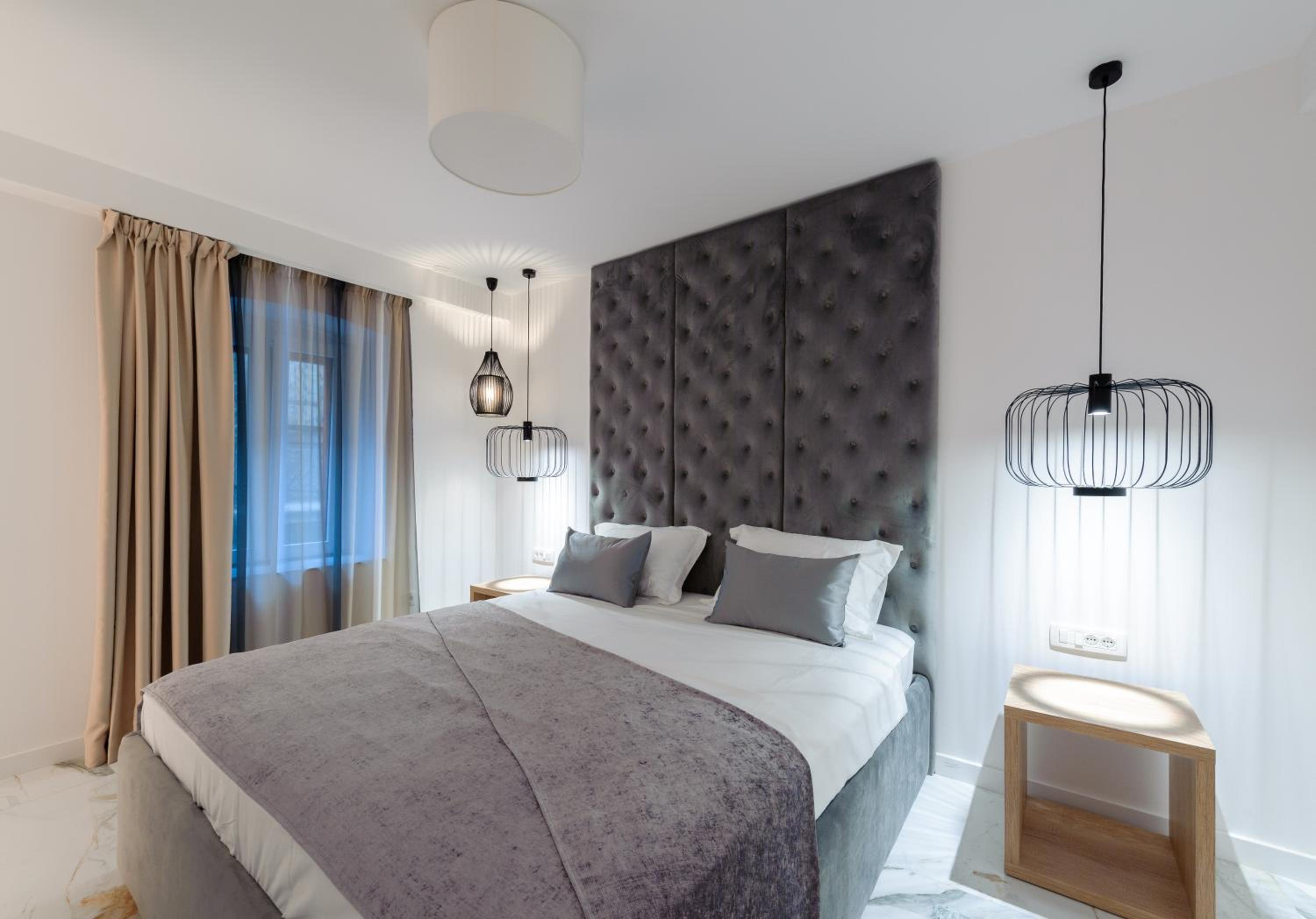 Deluxe King Room - Photo 1