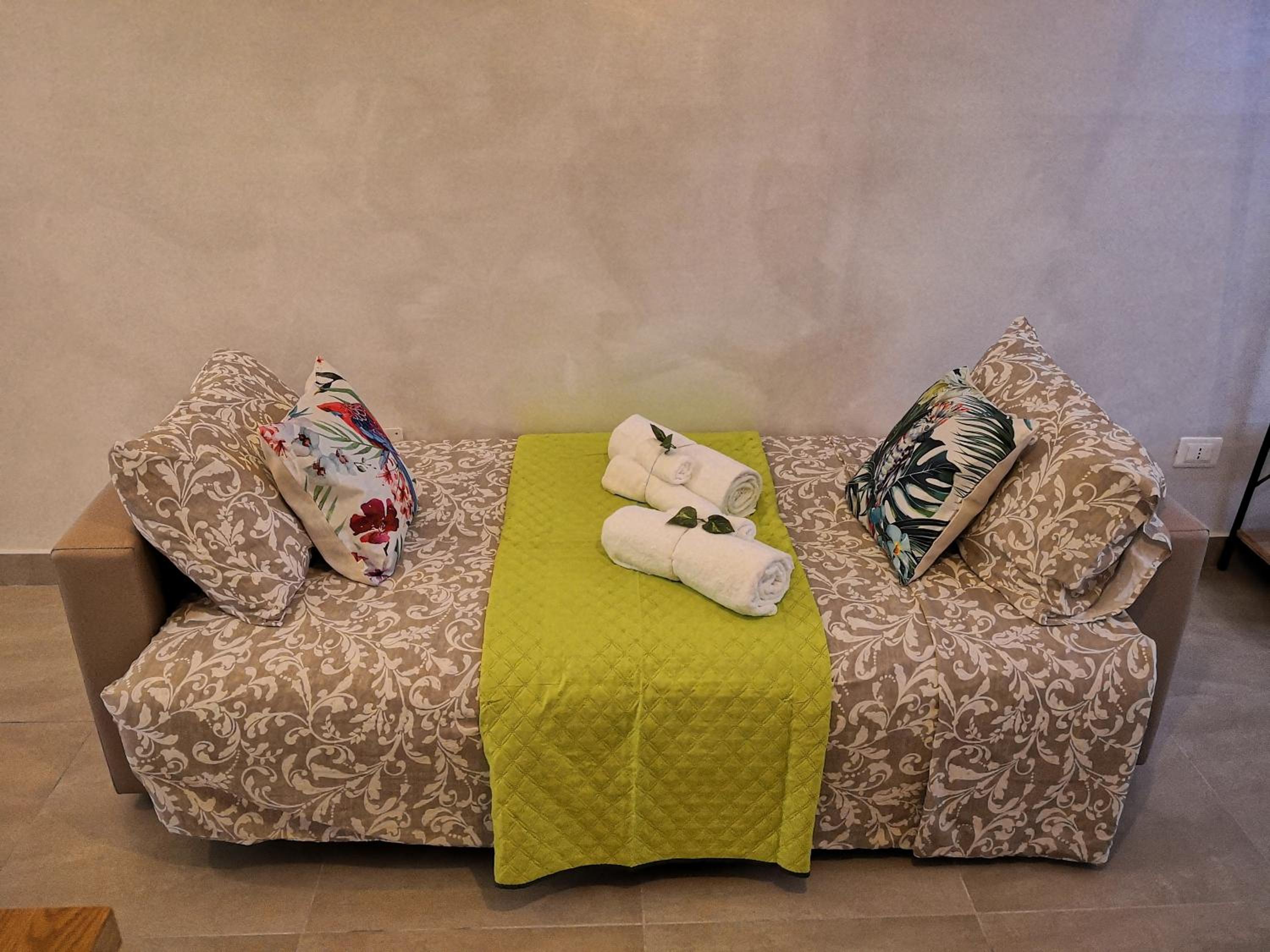 One-Bedroom Apartment - Photo 6
