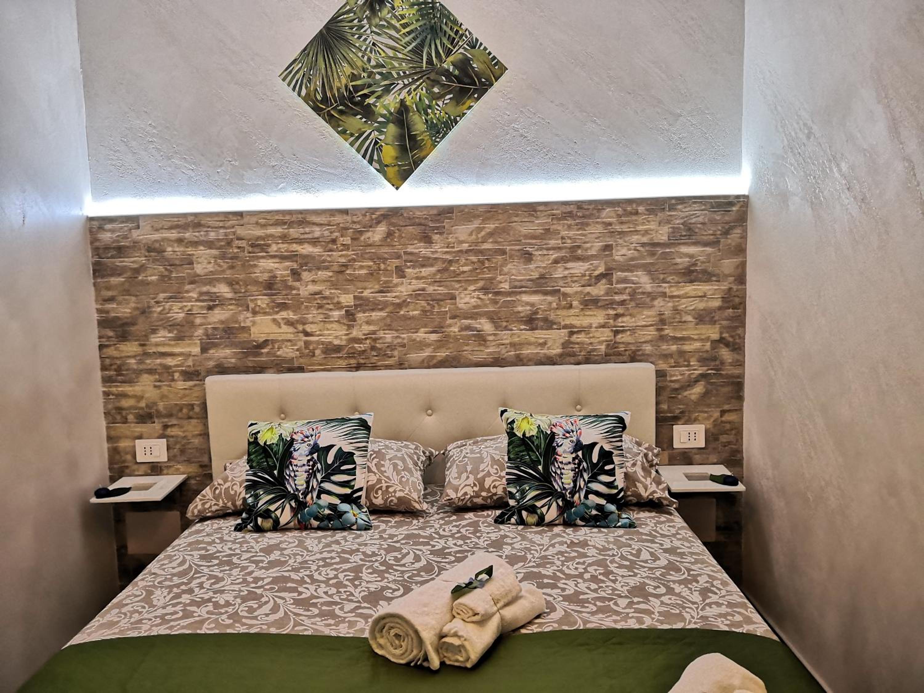One-Bedroom Apartment - Photo 4