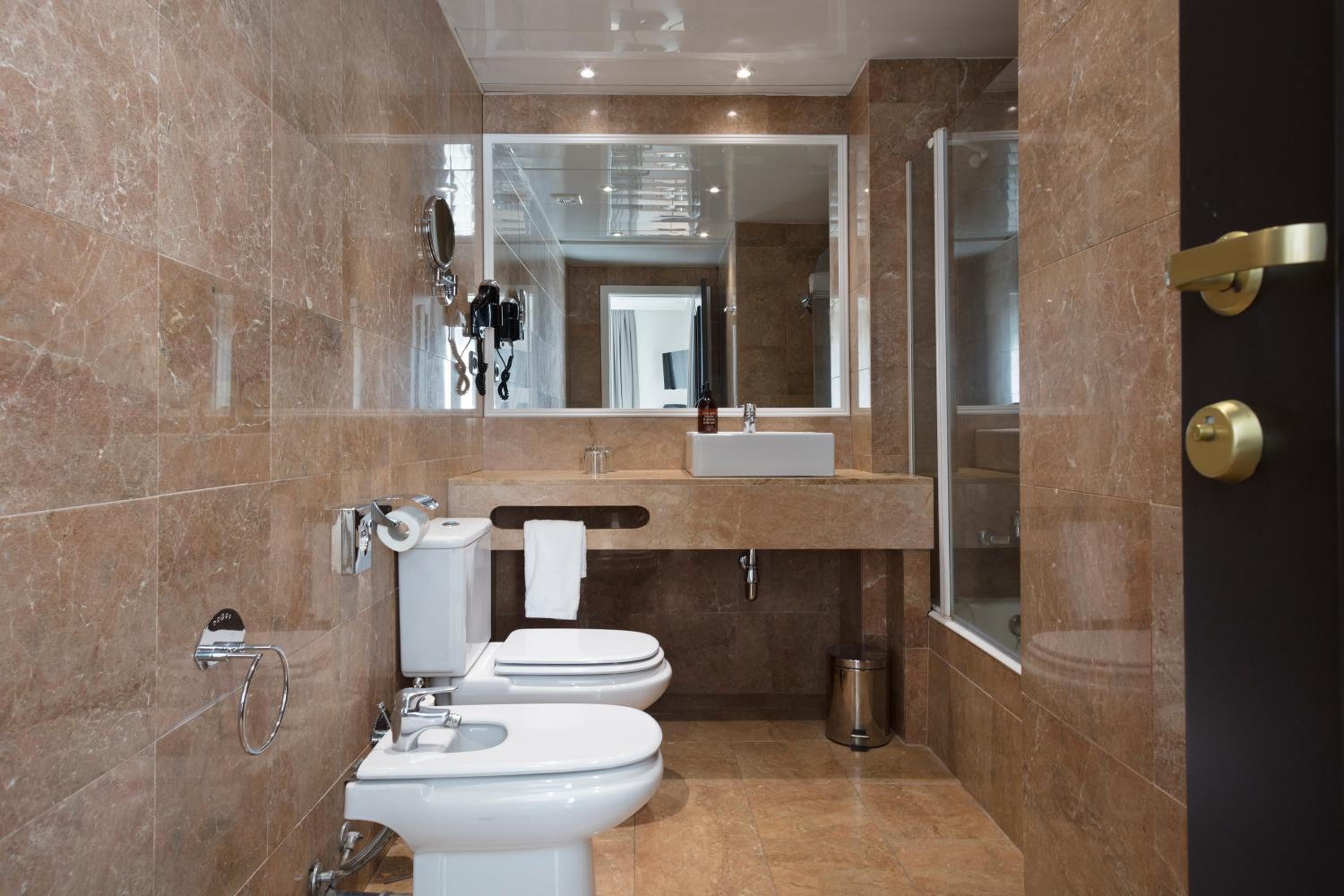 Superior Double or Twin Room photo 2