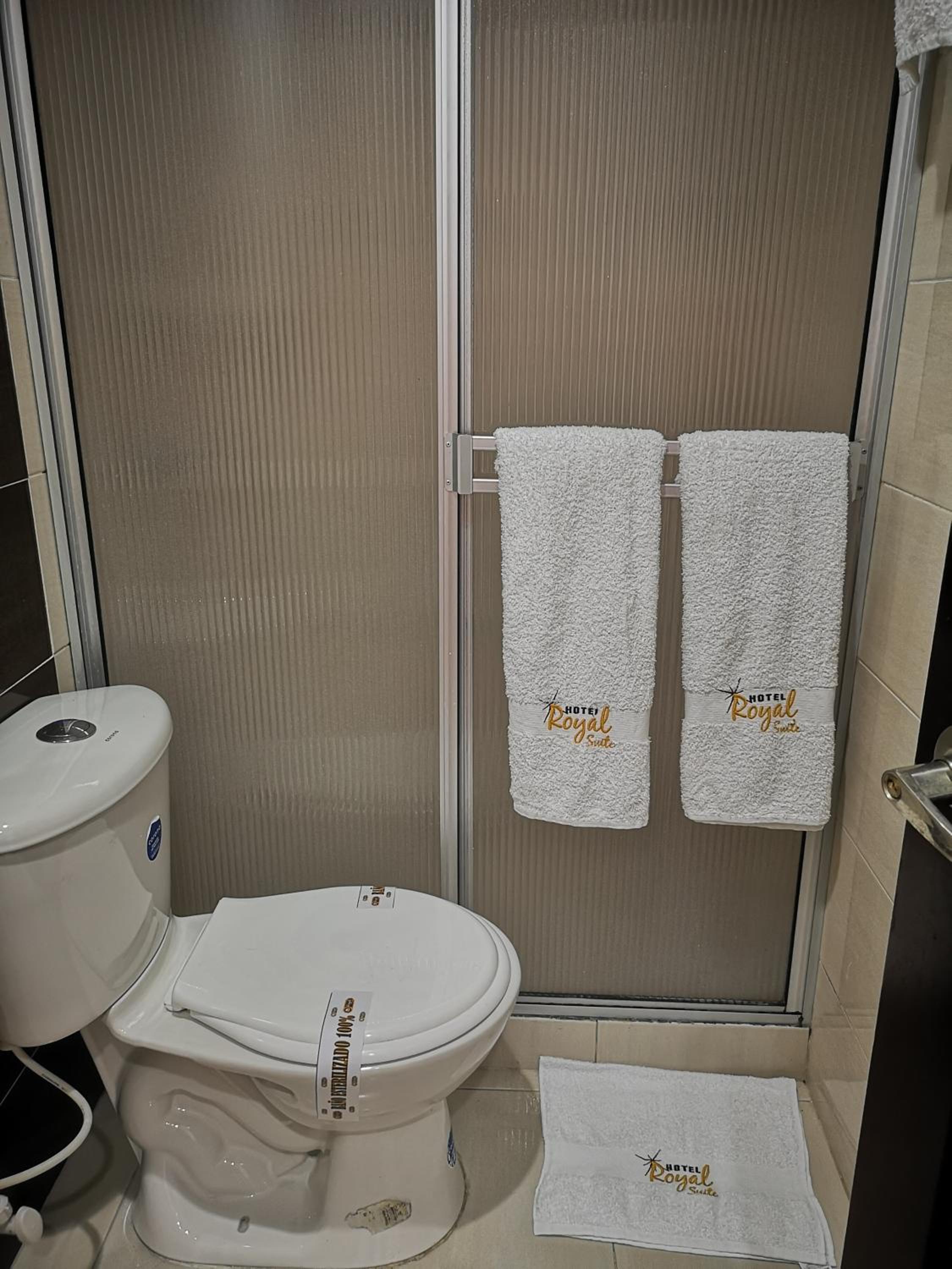 Single Room with Private Bathroom photo 2