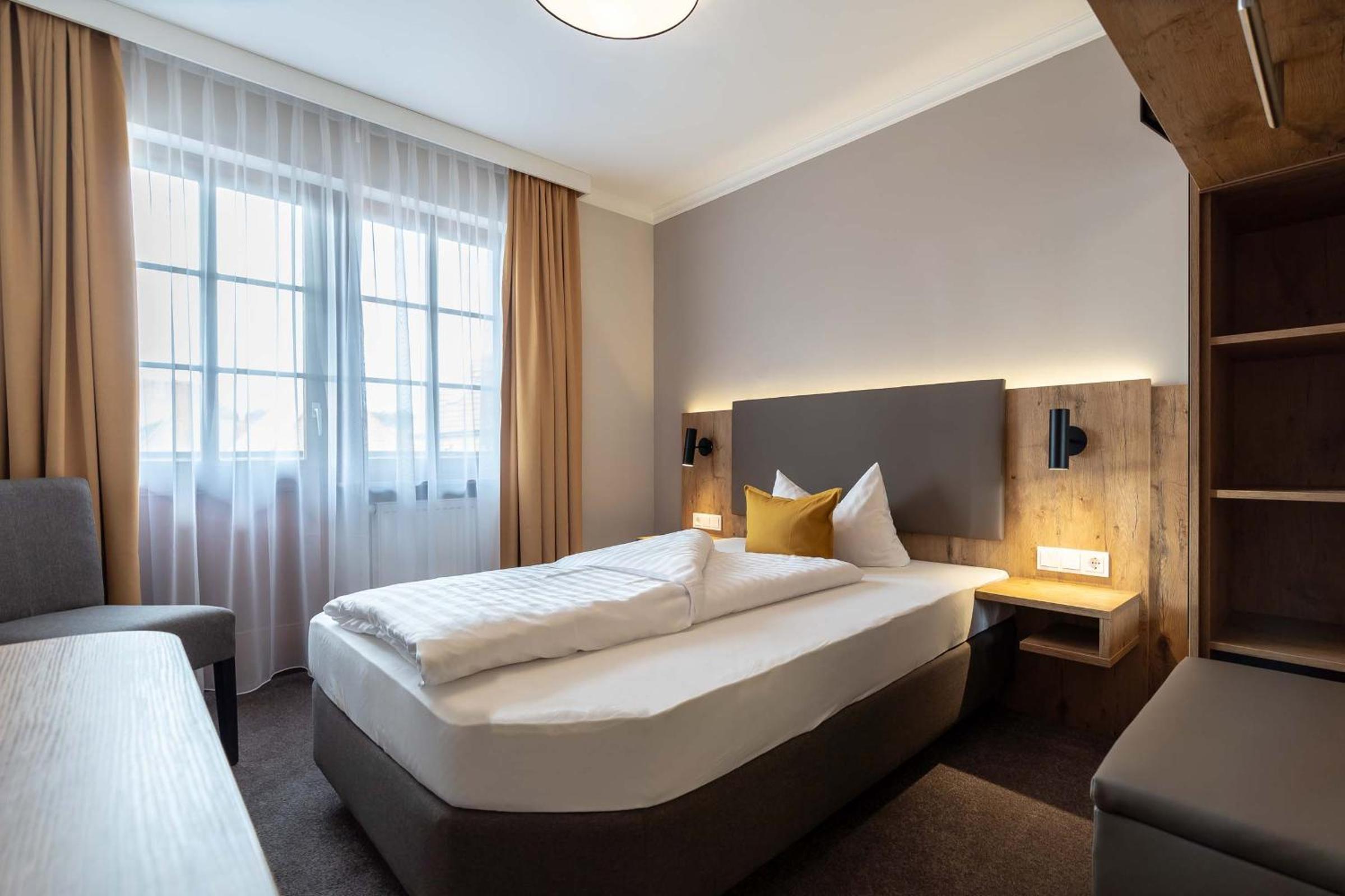 Deluxe Single Room