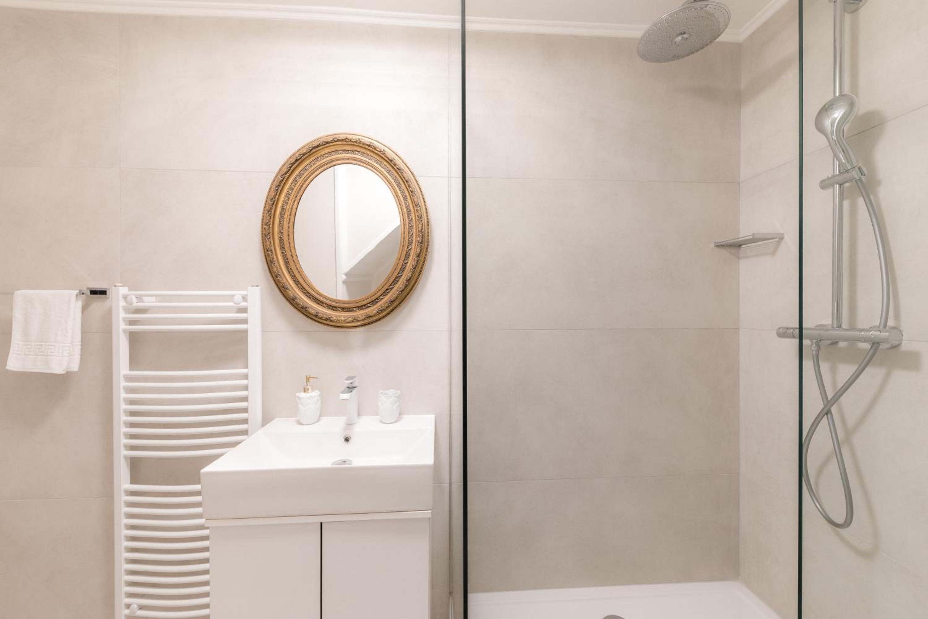 Penthouse Apartment - Photo 8