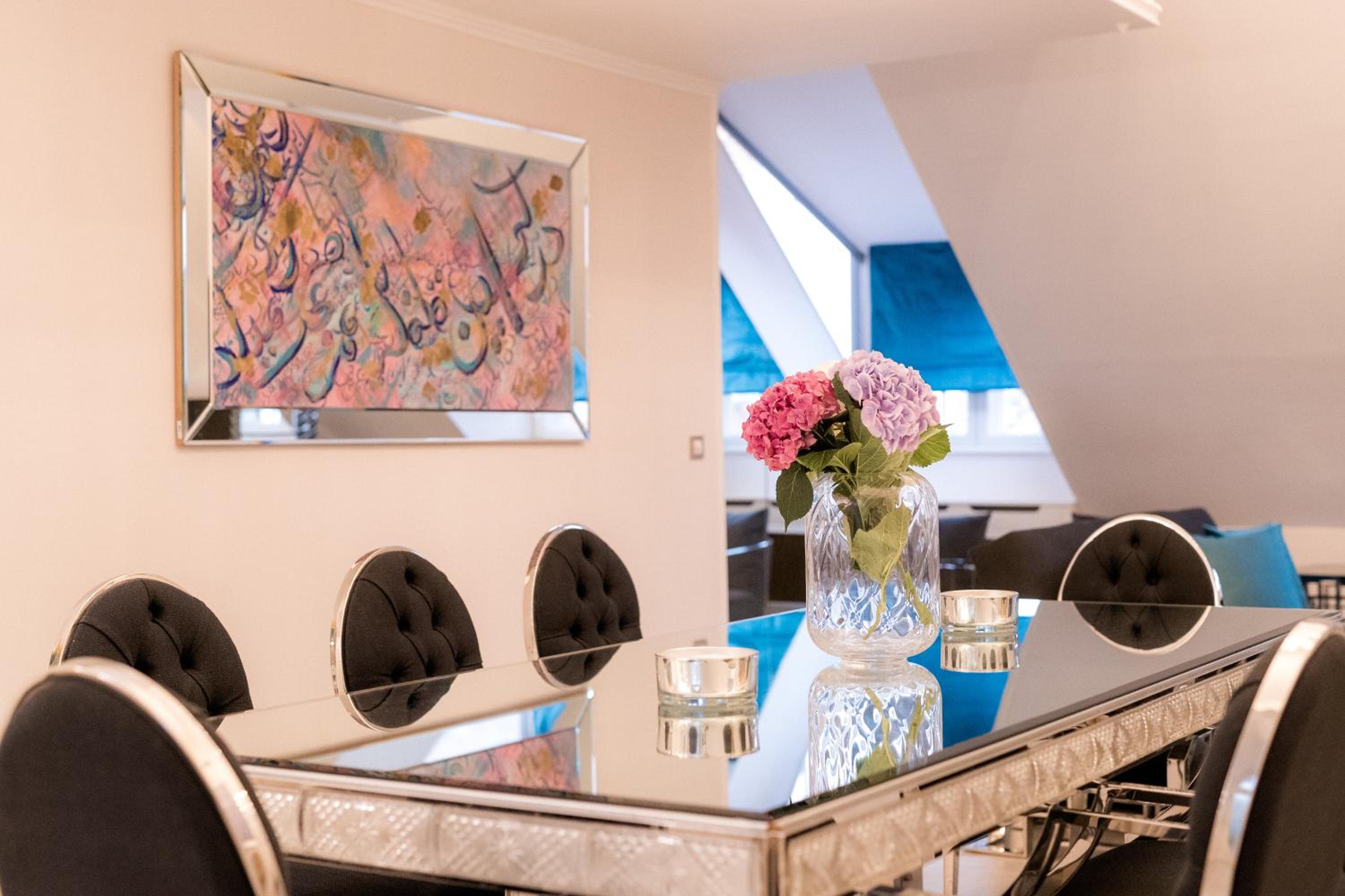 Penthouse Apartment - Photo 3