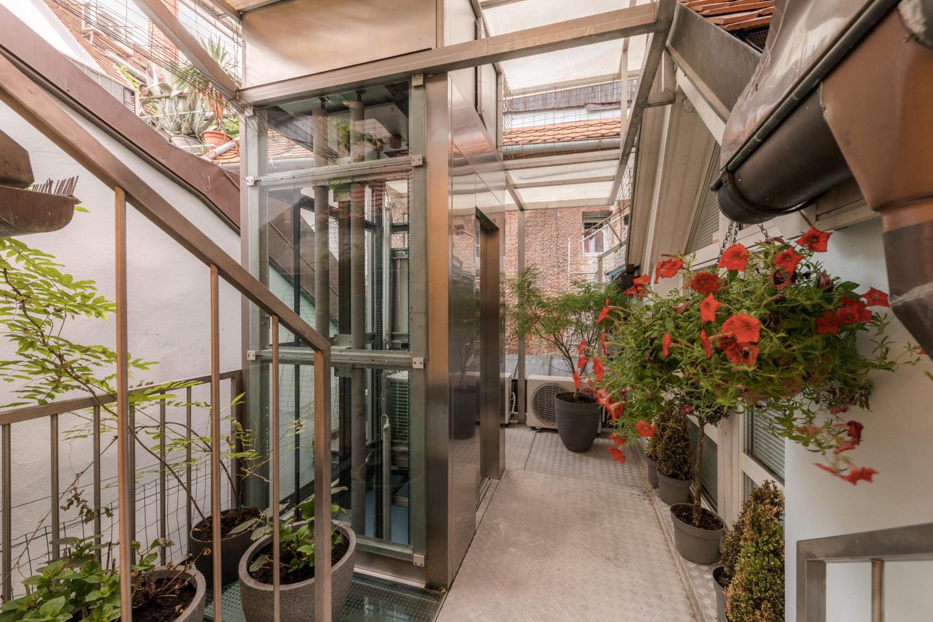 Penthouse Apartment - Photo 14