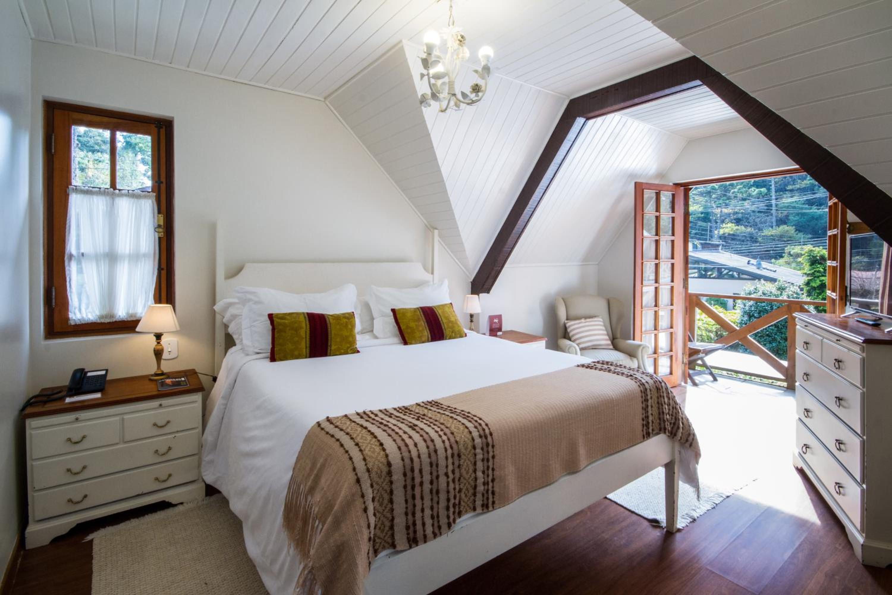 Lodge Apartment with Balcony and Spa Bath