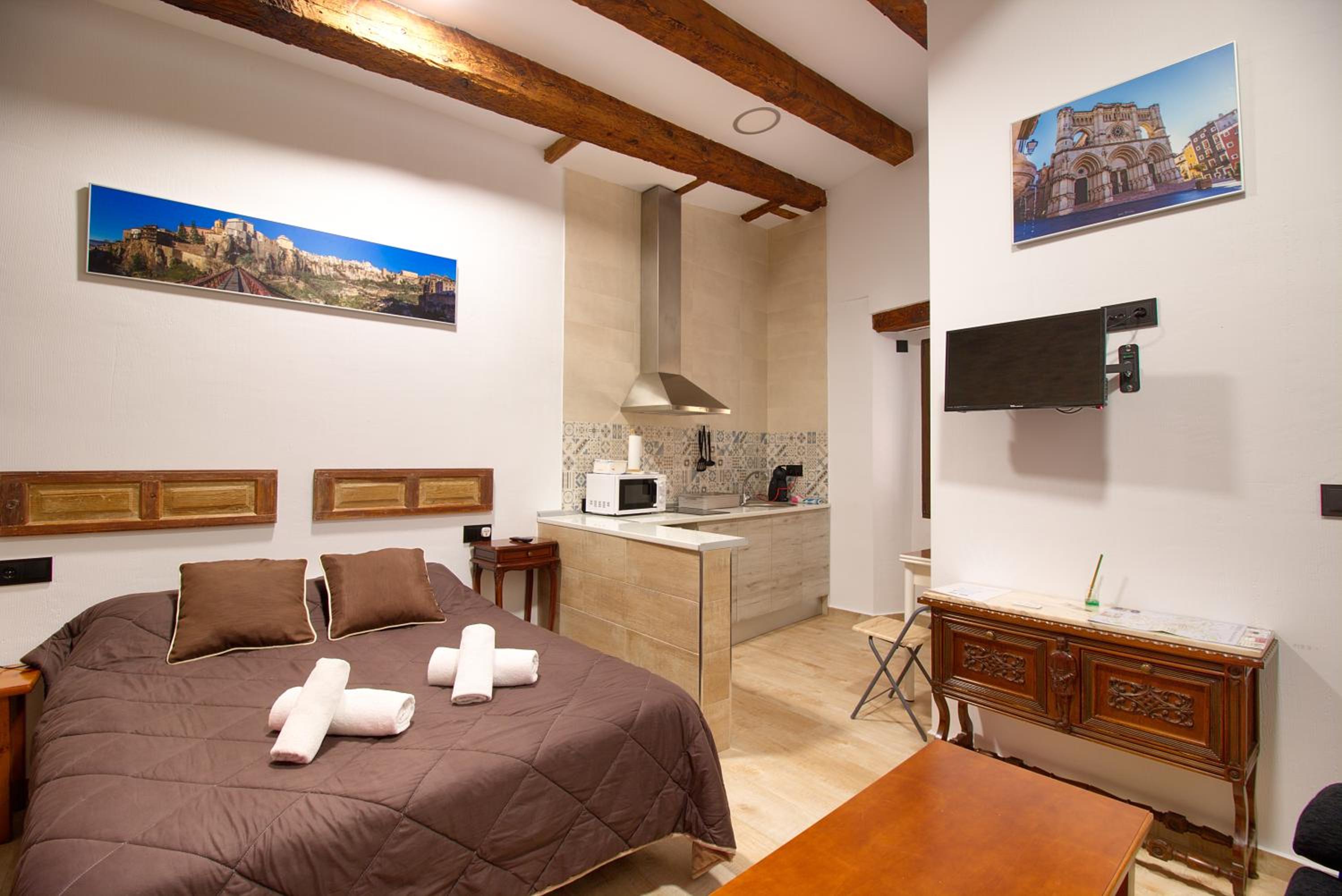 One-Bedroom Apartment - Photo 1
