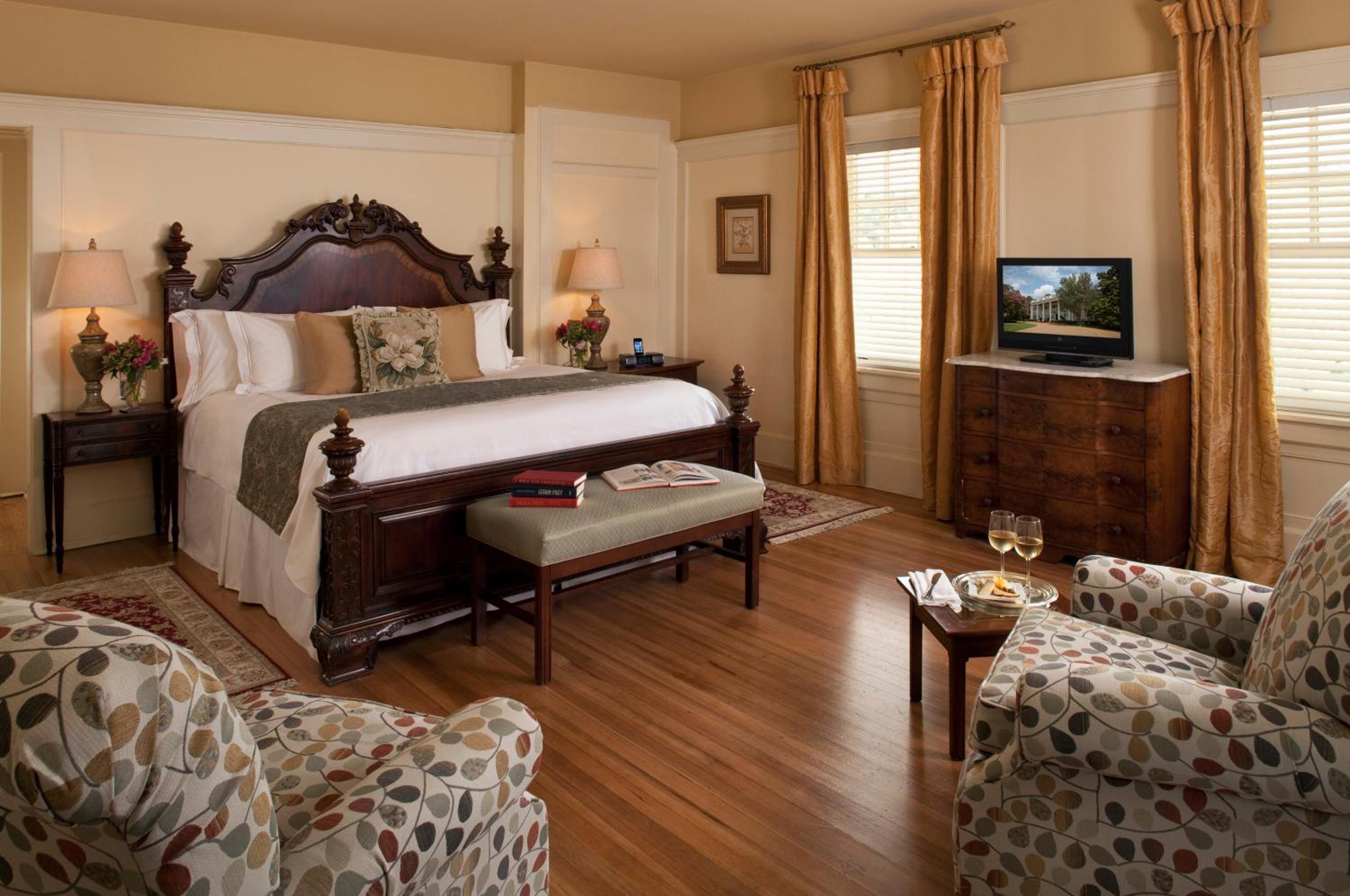 Deluxe King Suite