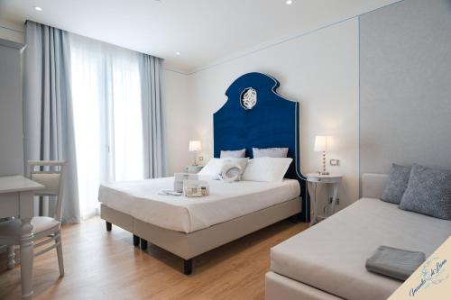 Deluxe Double or Twin Room with Balcony - Photo 3