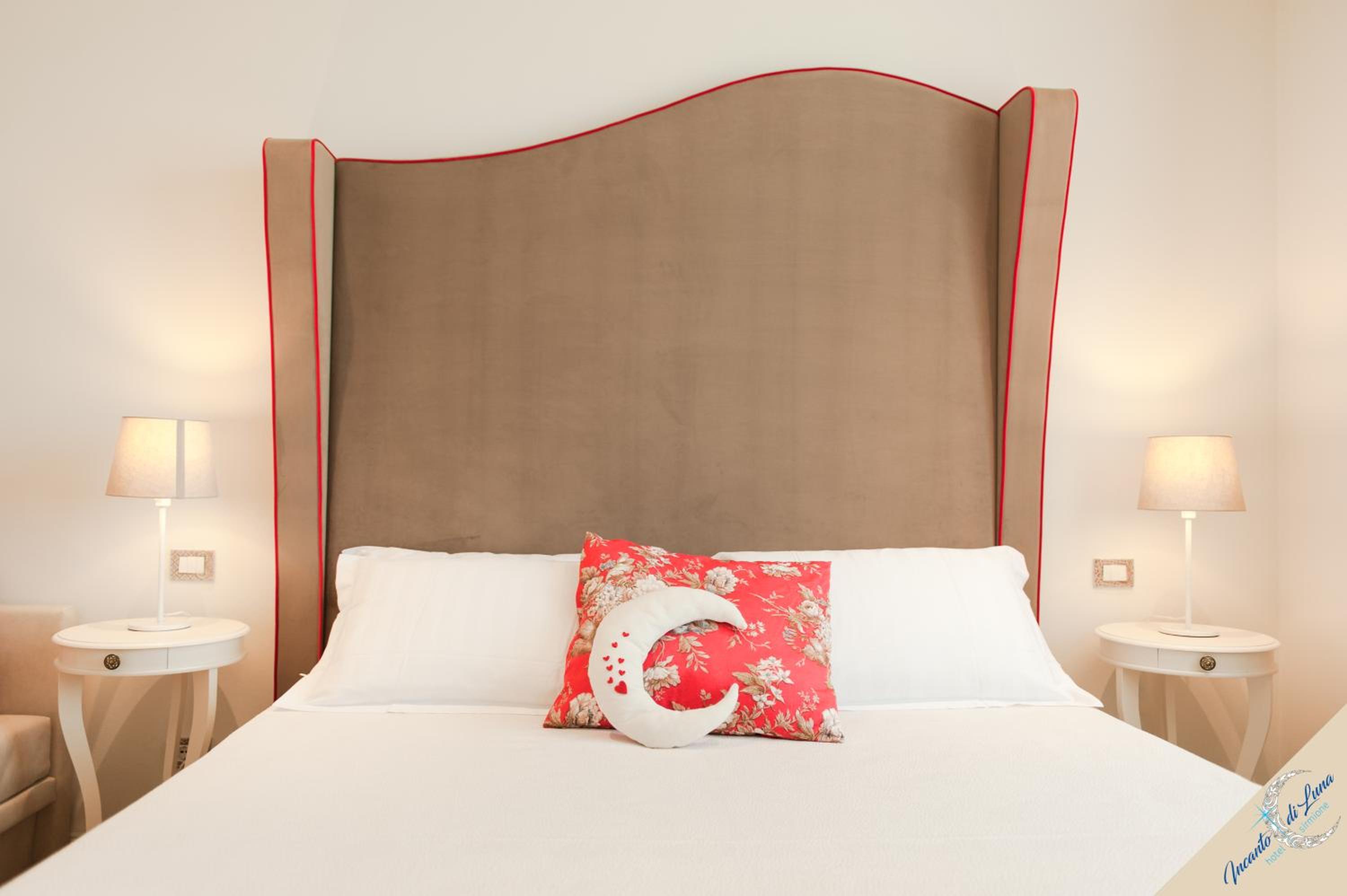 Deluxe Double or Twin Room - Photo 8