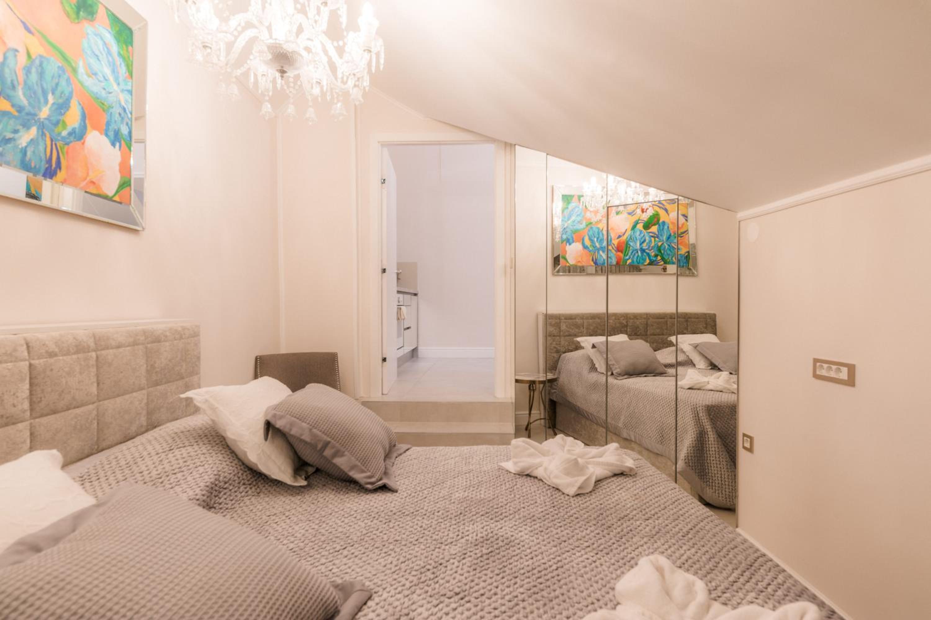 Penthouse Apartment - Photo 12