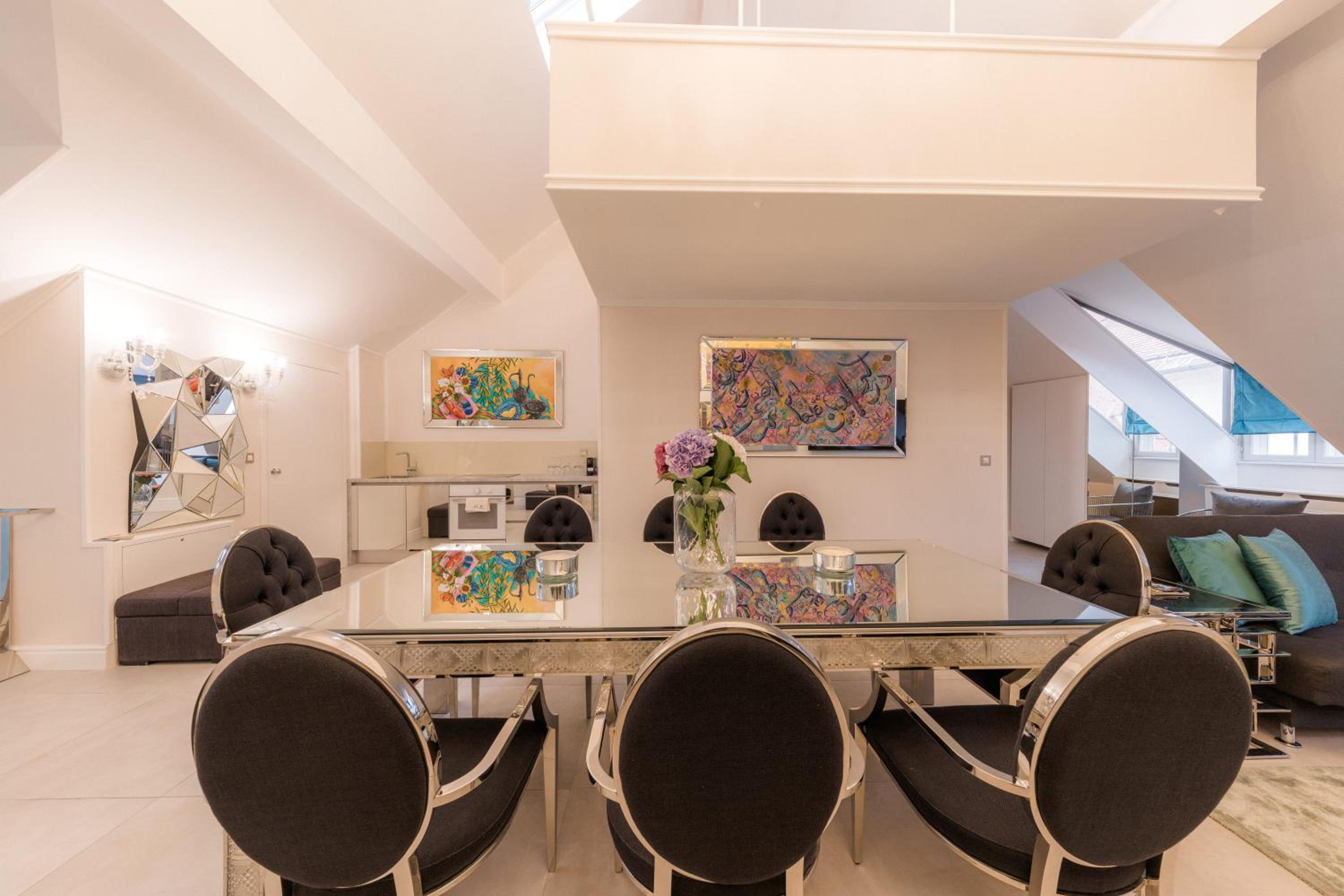 Penthouse Apartment - Photo 1