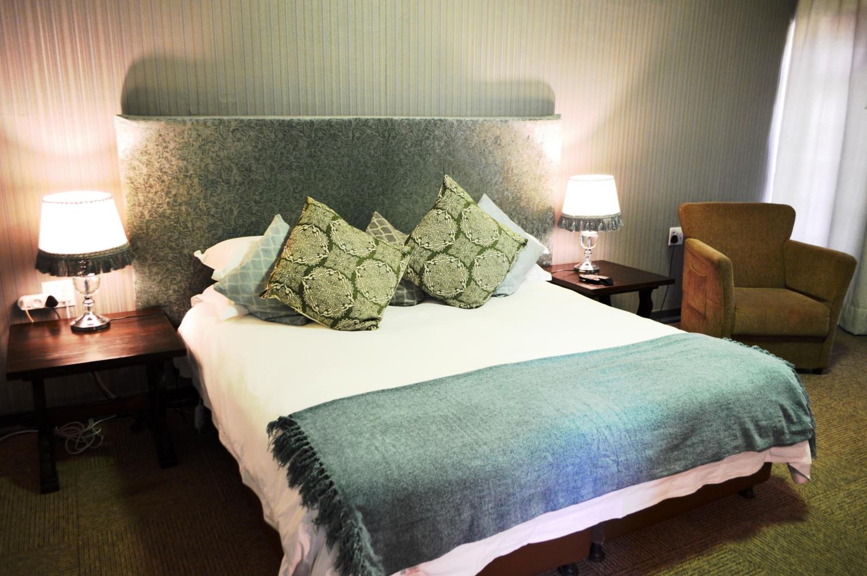 Deluxe King Room - Photo 3