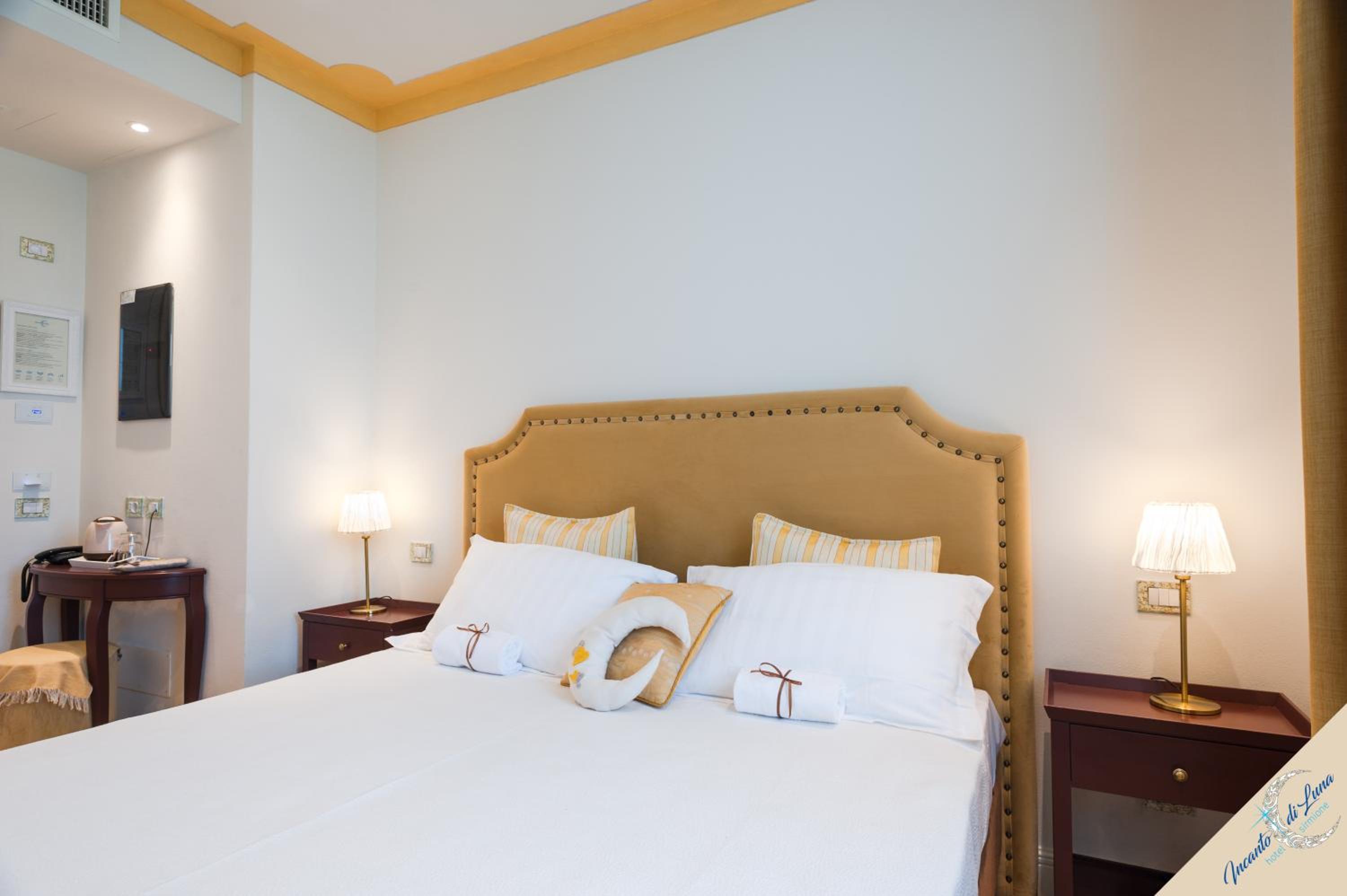 Standard Double or Twin Room - Photo 7