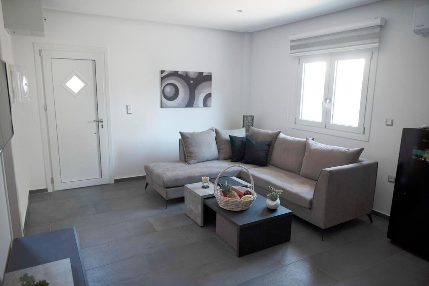 Deluxe King Suite - Photo 1