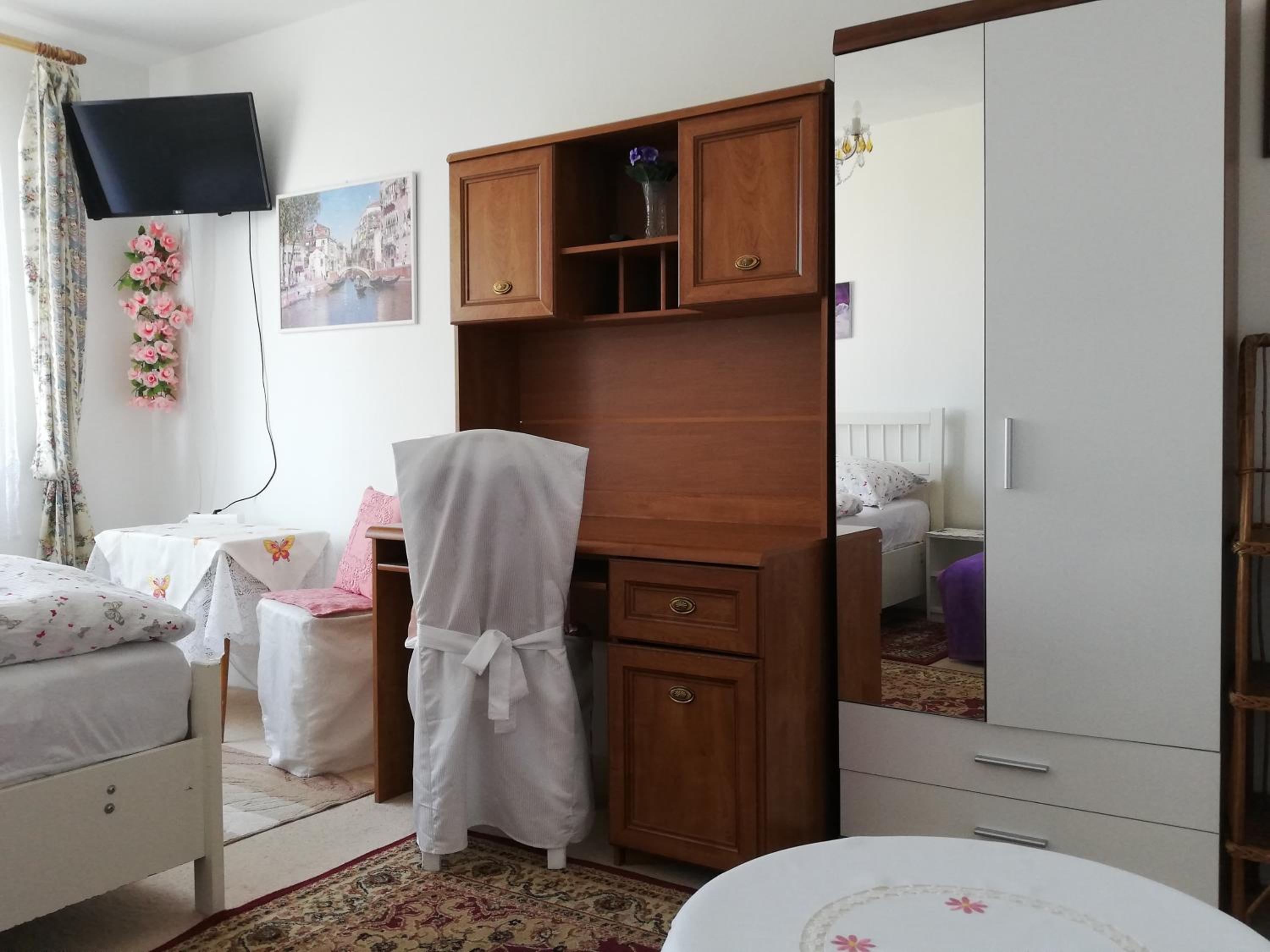 Apartment photo 3
