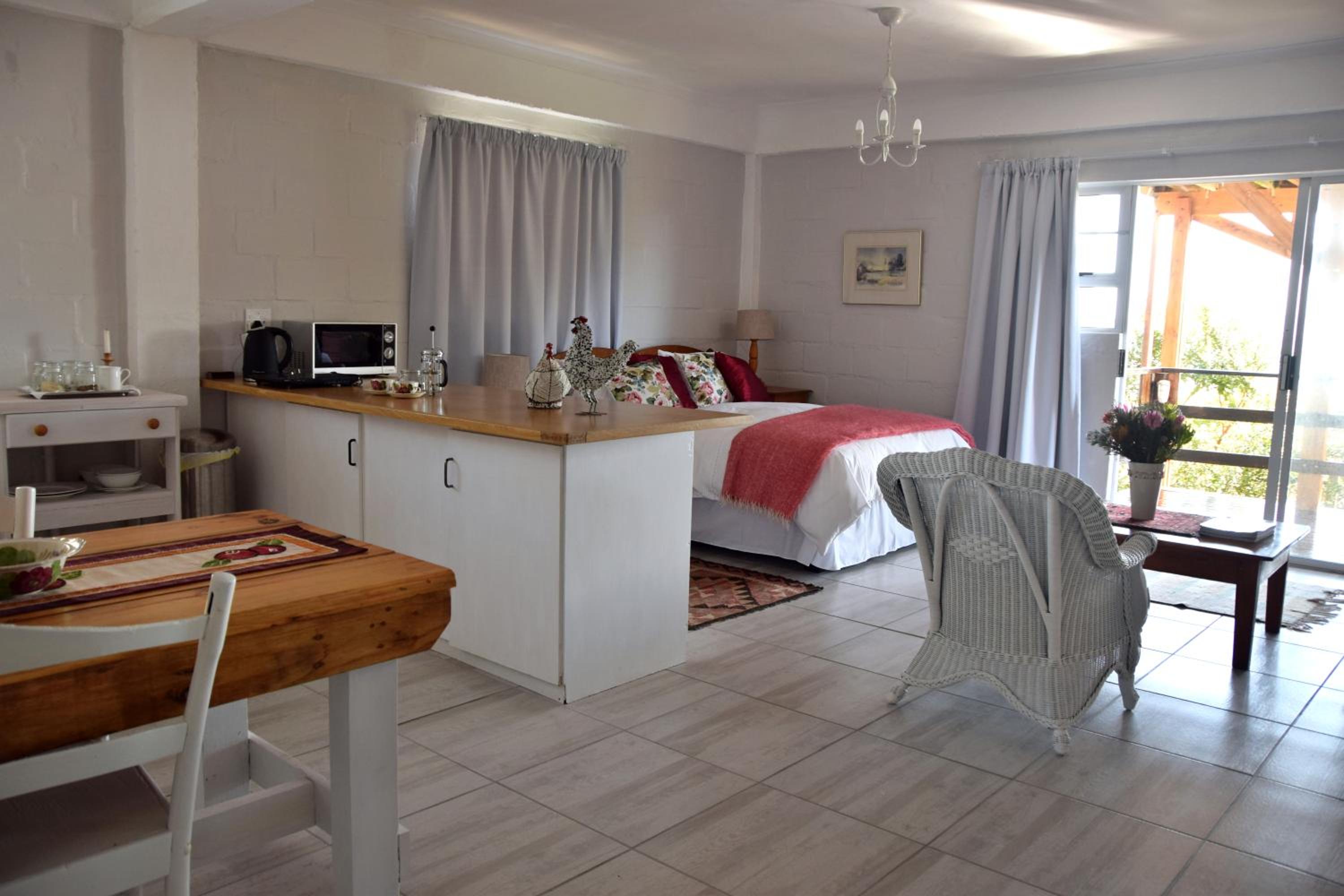 Deluxe Double Room with Balcony and Sea View - Photo 5