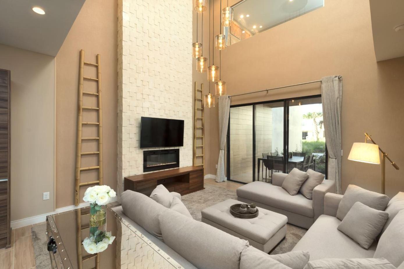 4 Bedroom Deluxe Mobility Accessible Villa With Bbq Grill