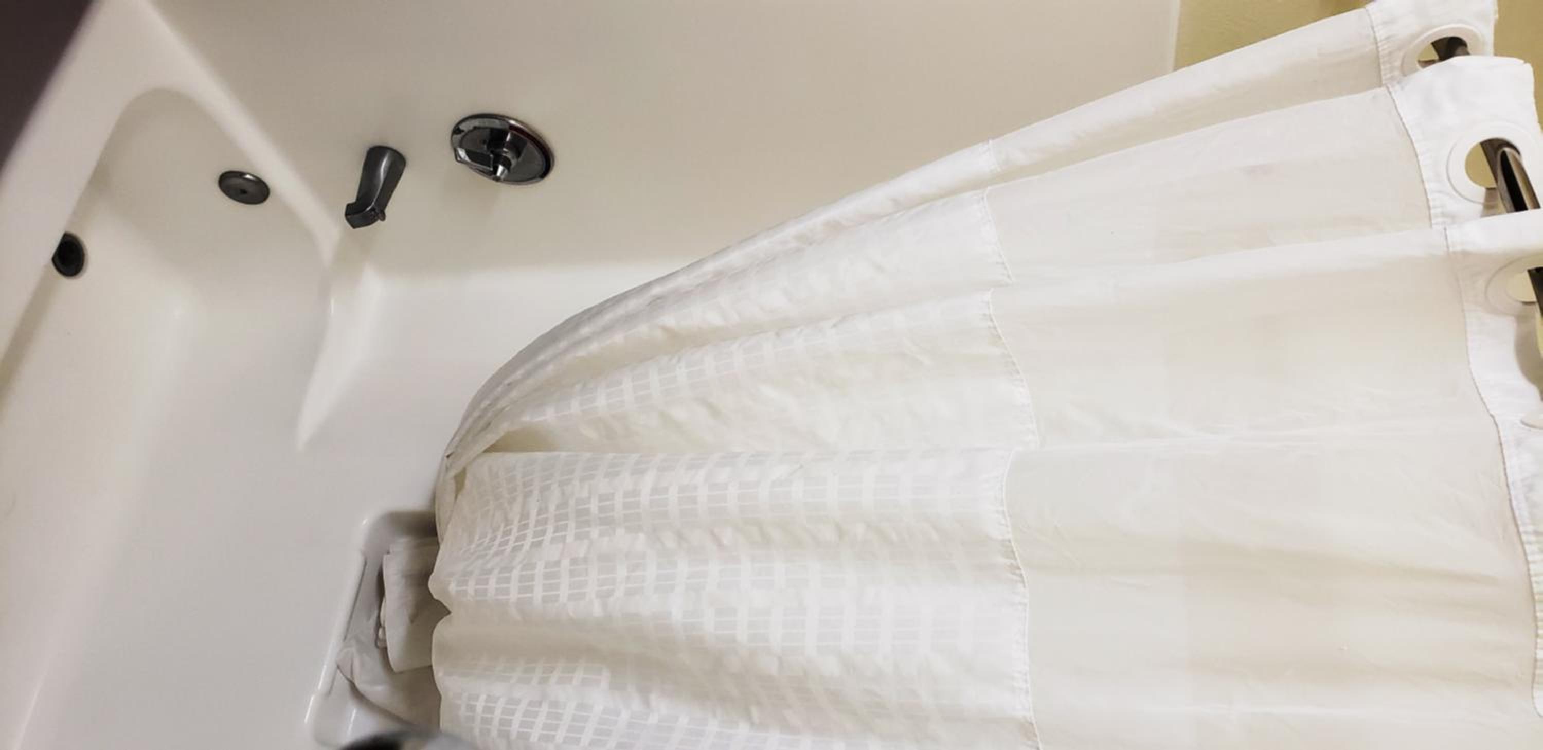 Queen Room with Two Queen Beds - Disability Access/Non-Smoking - Photo 2