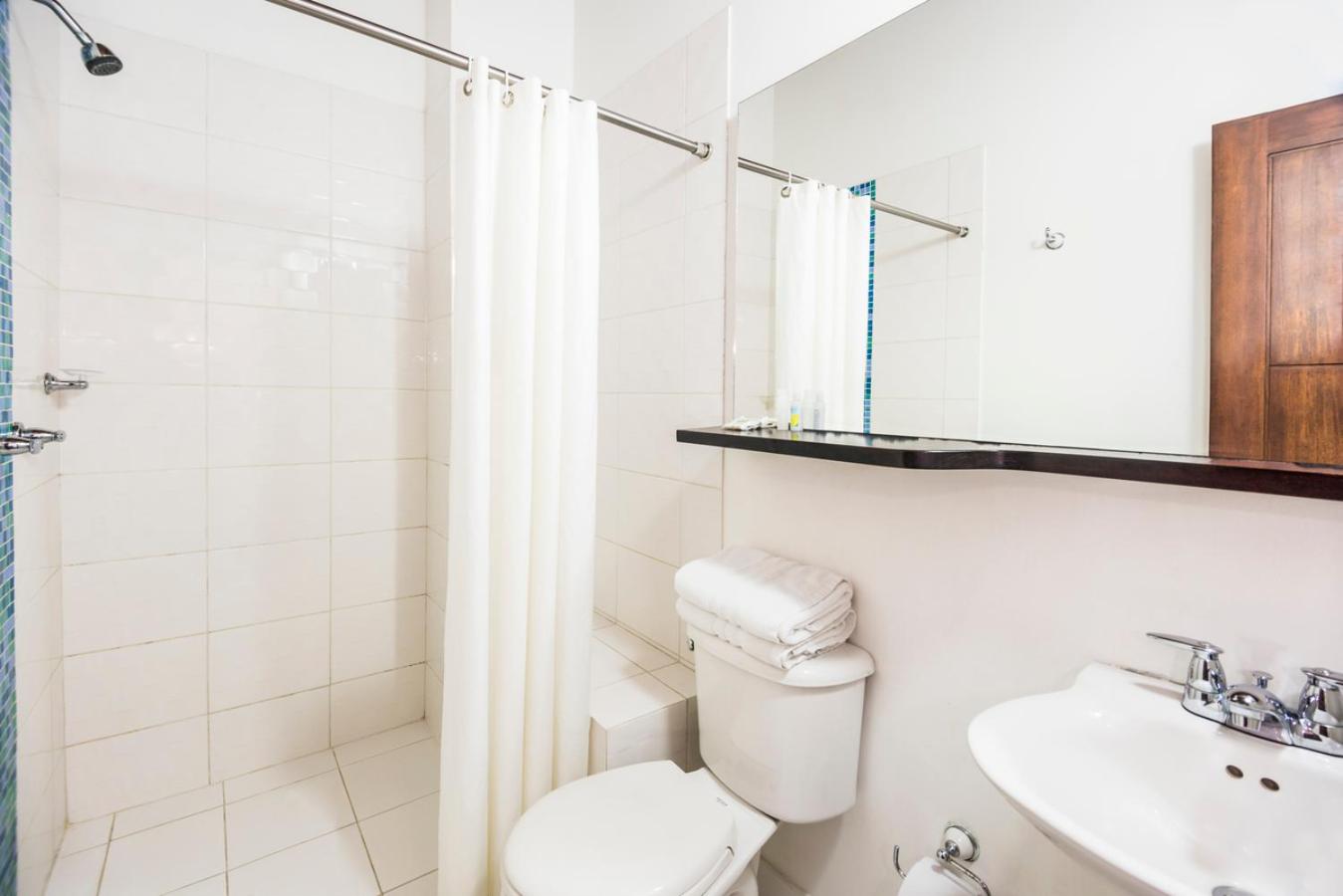 Double Room - Photo 7