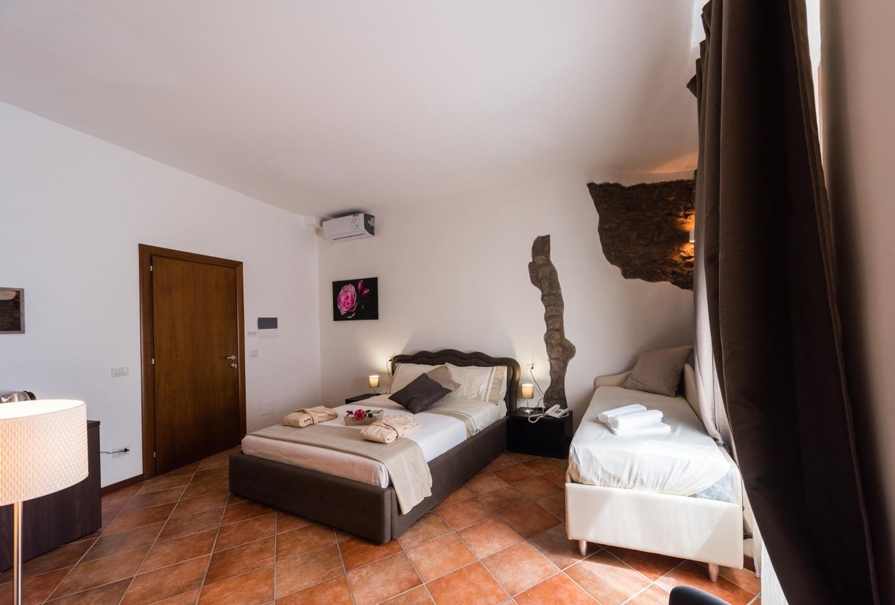 Quadruple Room - Photo 2