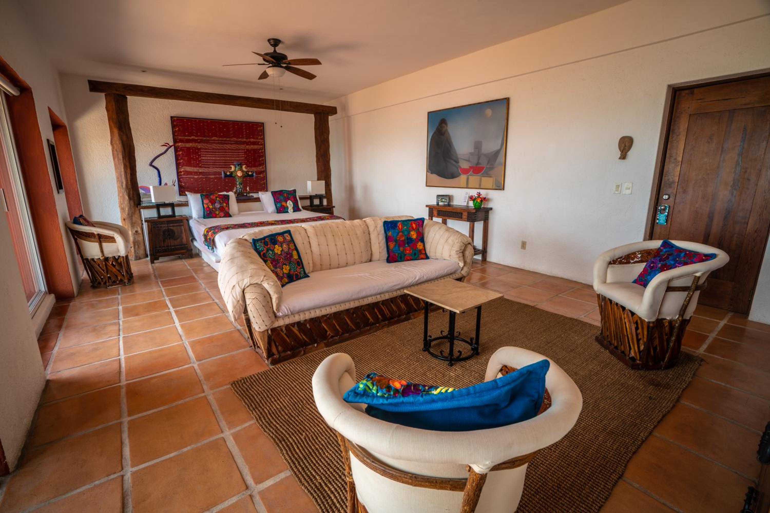 Serenity Jacuzzi Suite photo 2