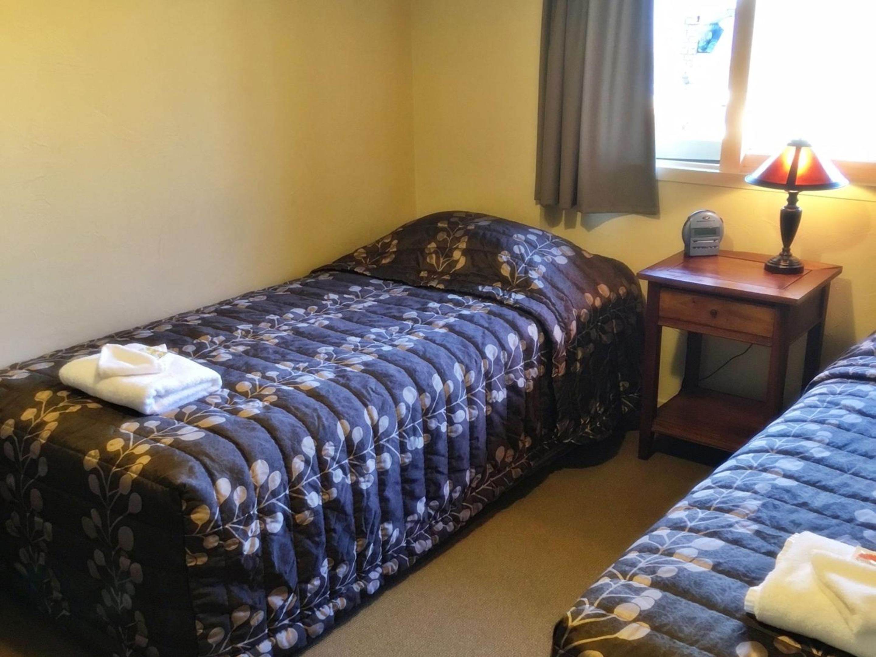 Two-Bedroom Refurbished Apartment - Photo 6