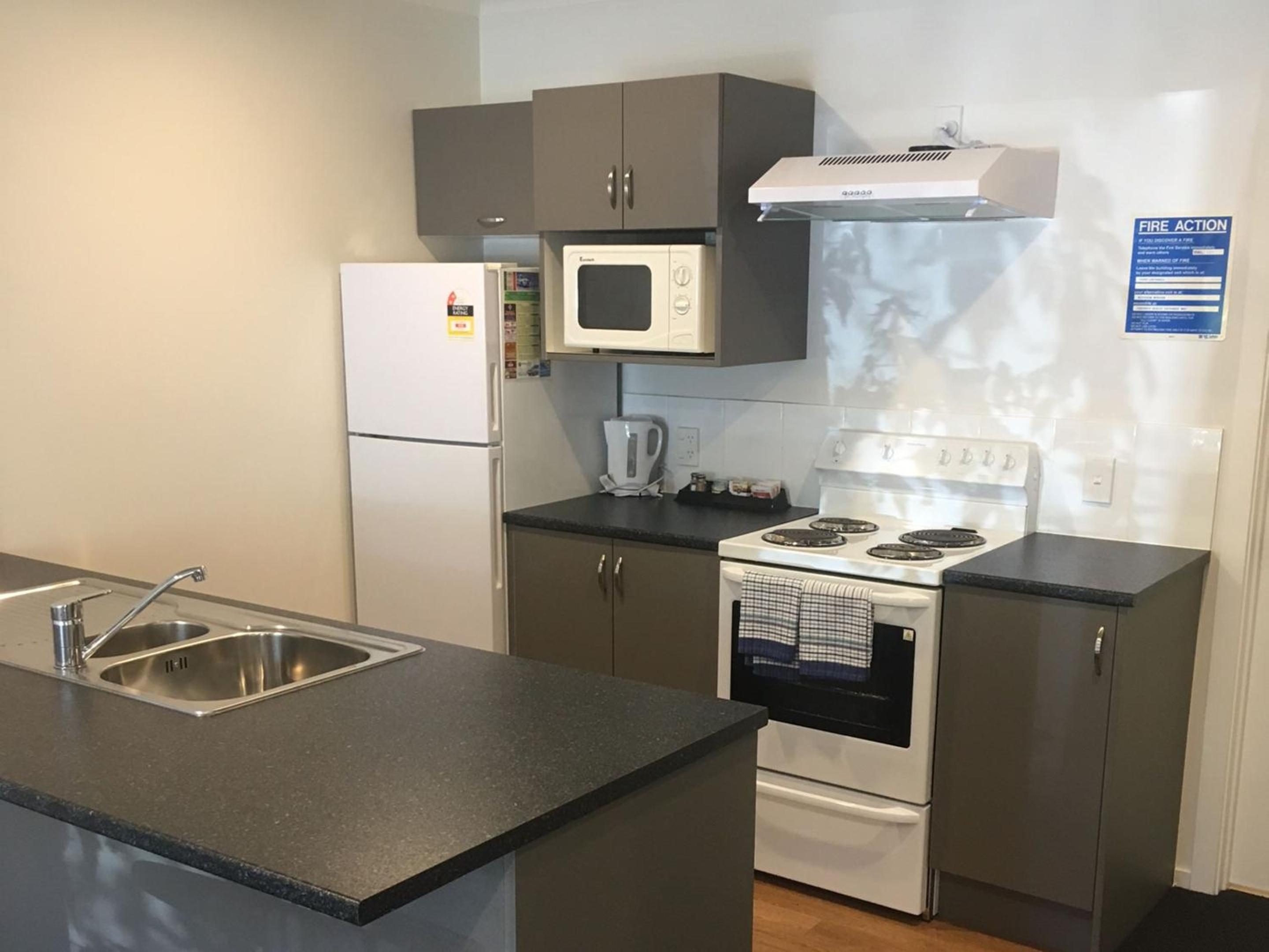 Superior Suite - Photo 9