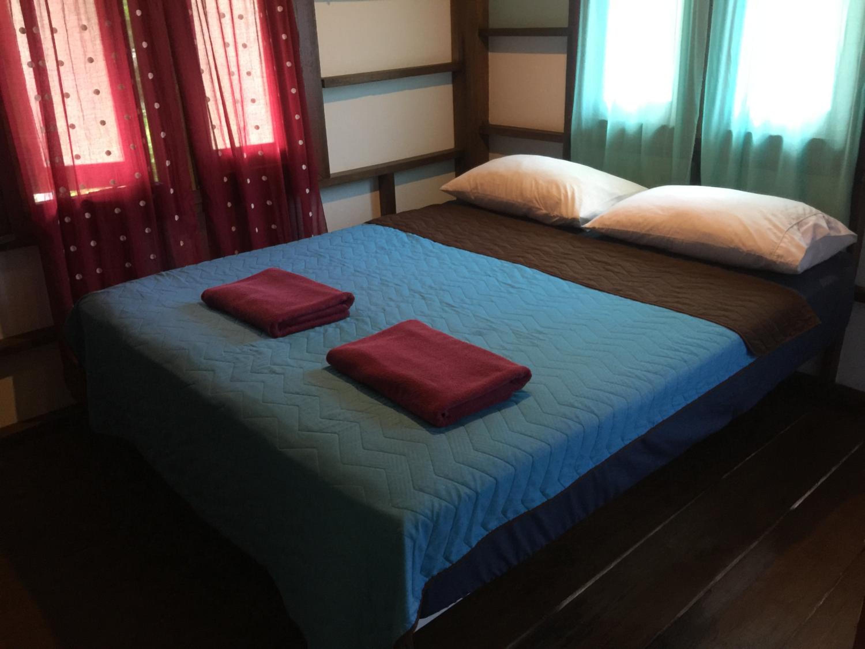三人共享浴室房
