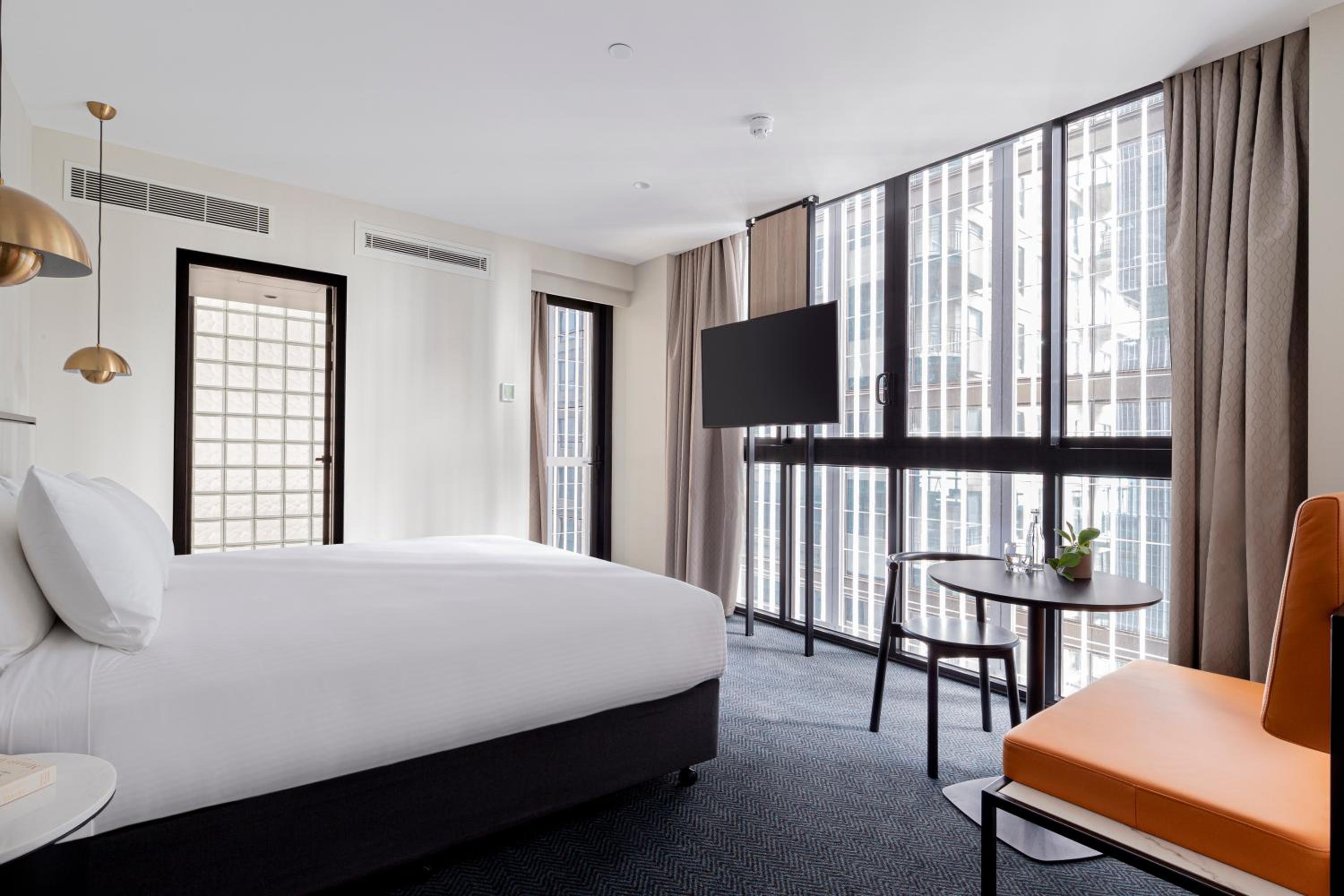 King Room with Juliette Balcony - Photo 3